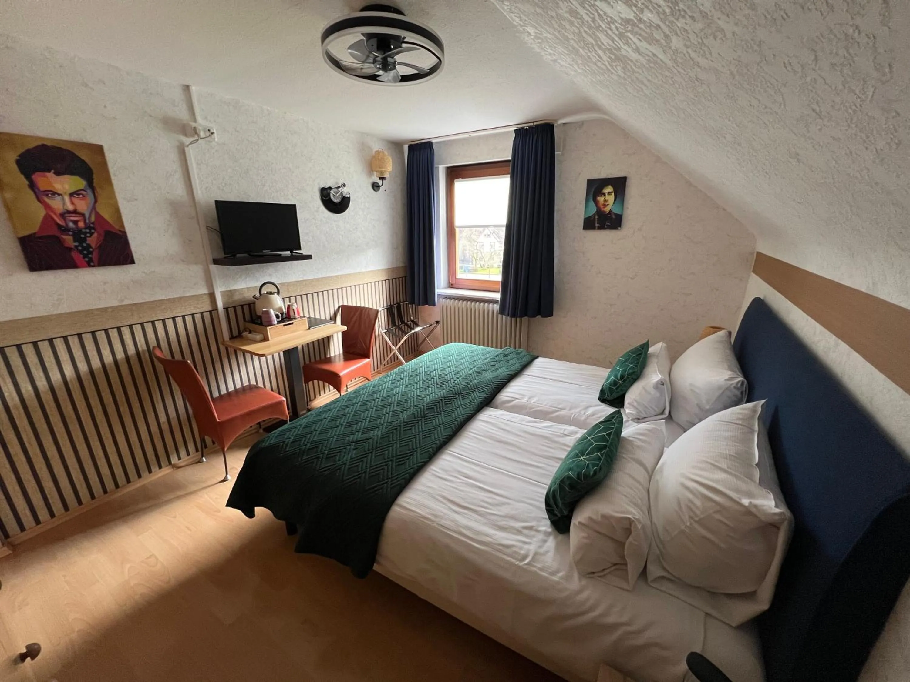 Bed in Am Obersee Hotel