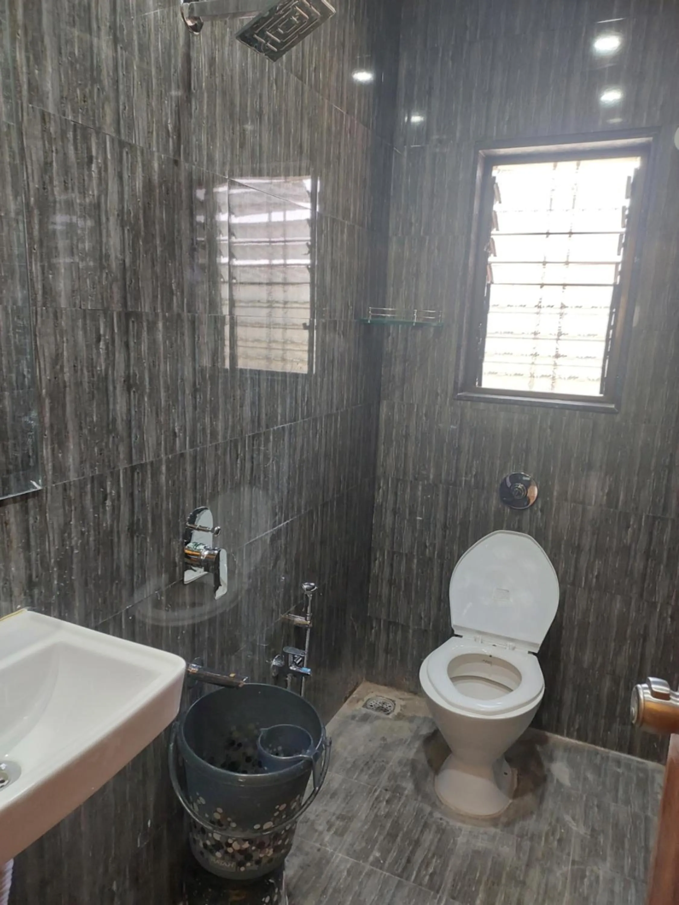 Hotel Sai Dakshina Inn & The Fern Restaurant