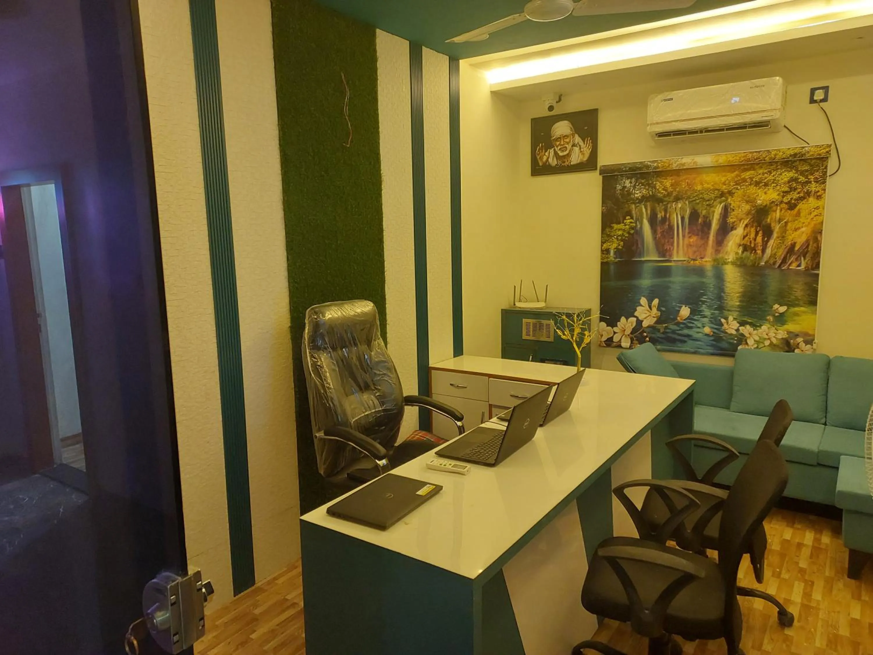 Hotel Sai Dakshina Inn & The Fern Restaurant