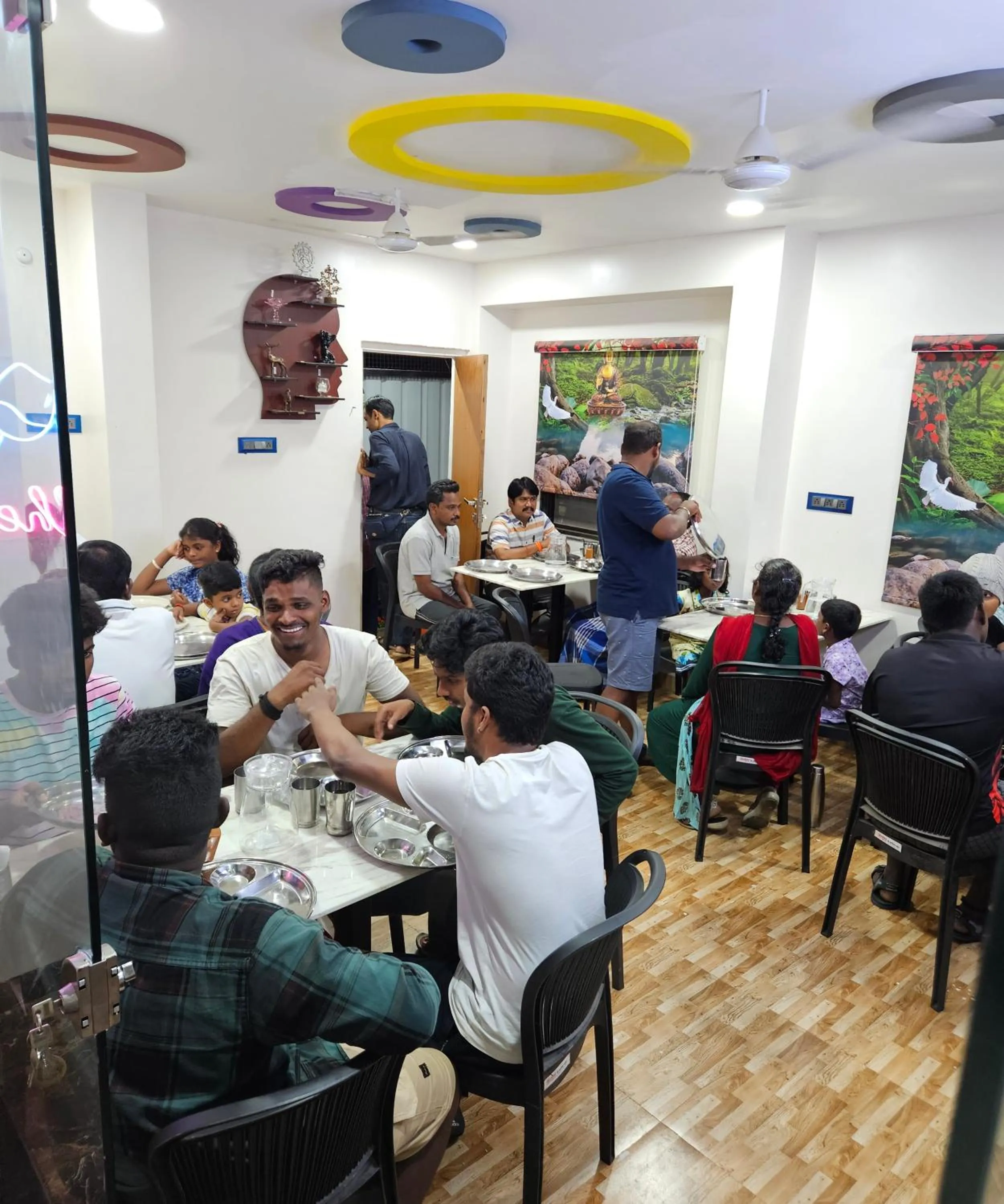 Restaurant/places to eat in Hotel Sai Dakshina Inn & The Fern Restaurant