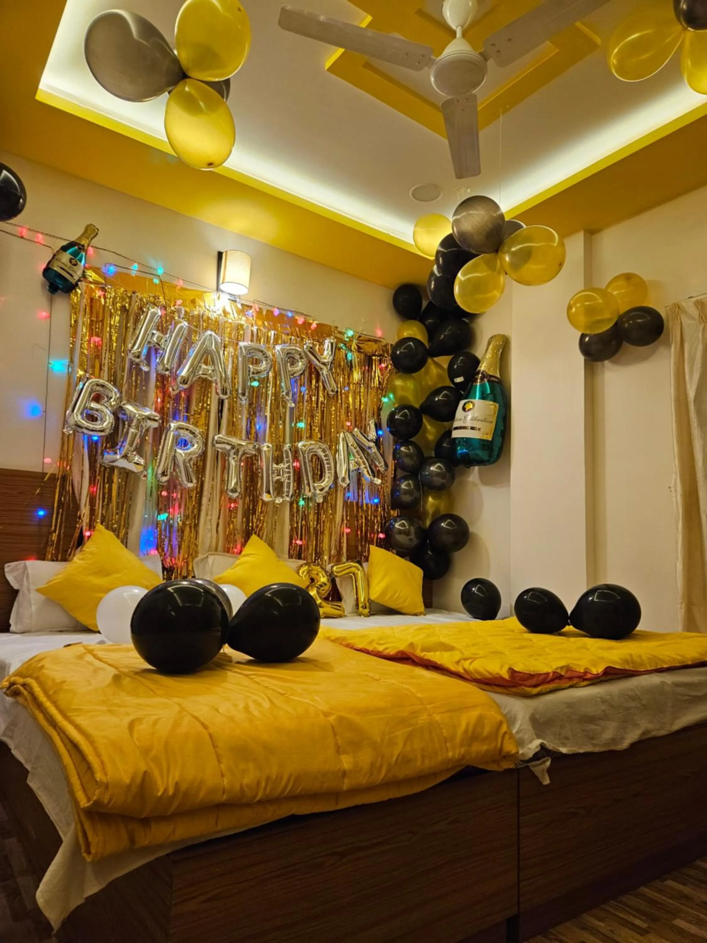 Bed in Hotel Sai Dakshina Inn & The Fern Restaurant