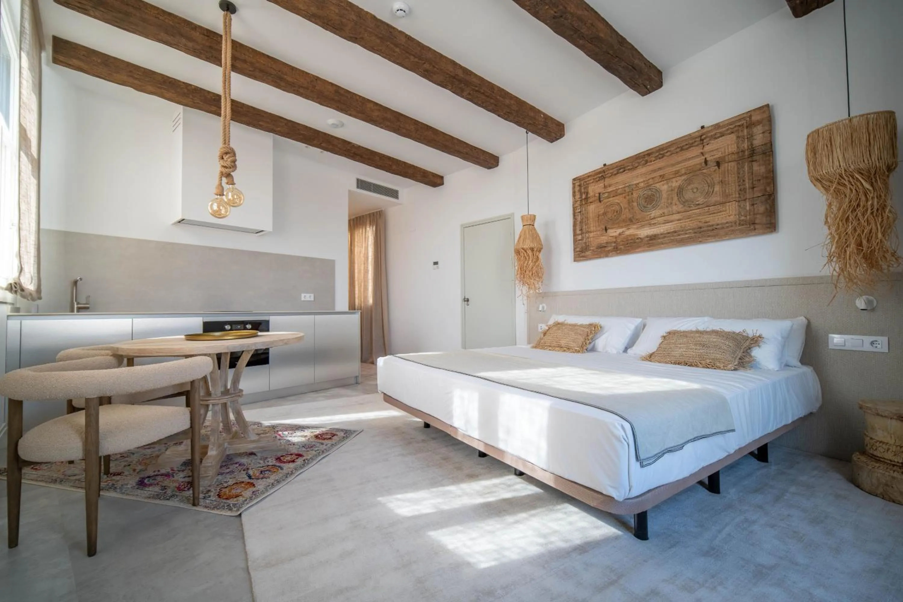 Photo of the whole room, Bed in Apartamentos Soho Boutique Hoy No Me Puedo Levantar