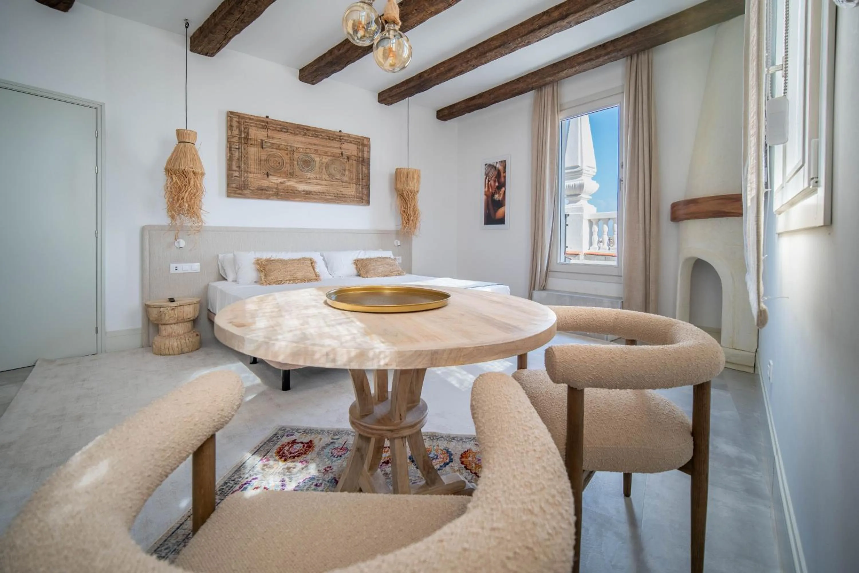 Photo of the whole room in Apartamentos Soho Boutique Hoy No Me Puedo Levantar