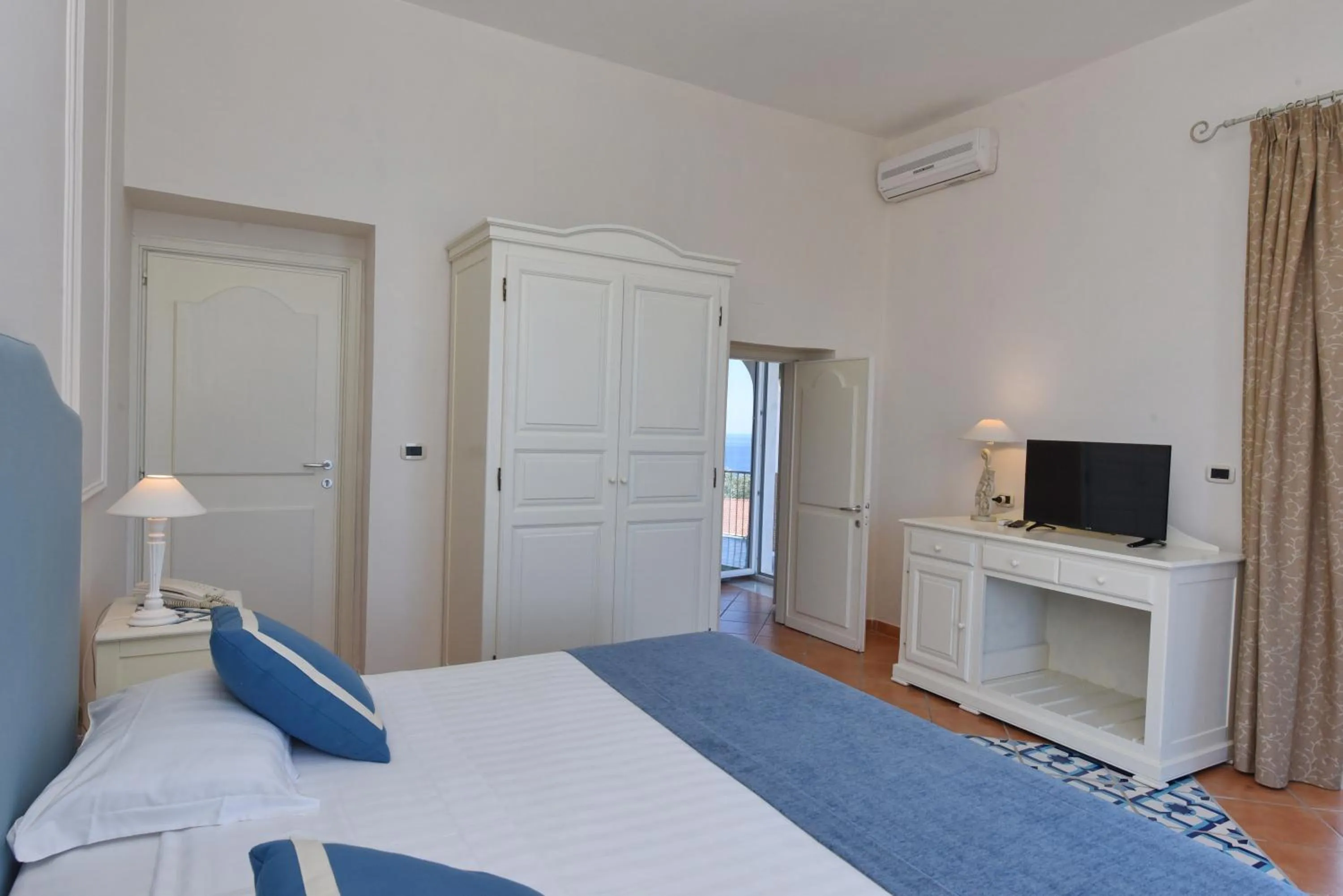 Bed in Hotel Garden Riviera