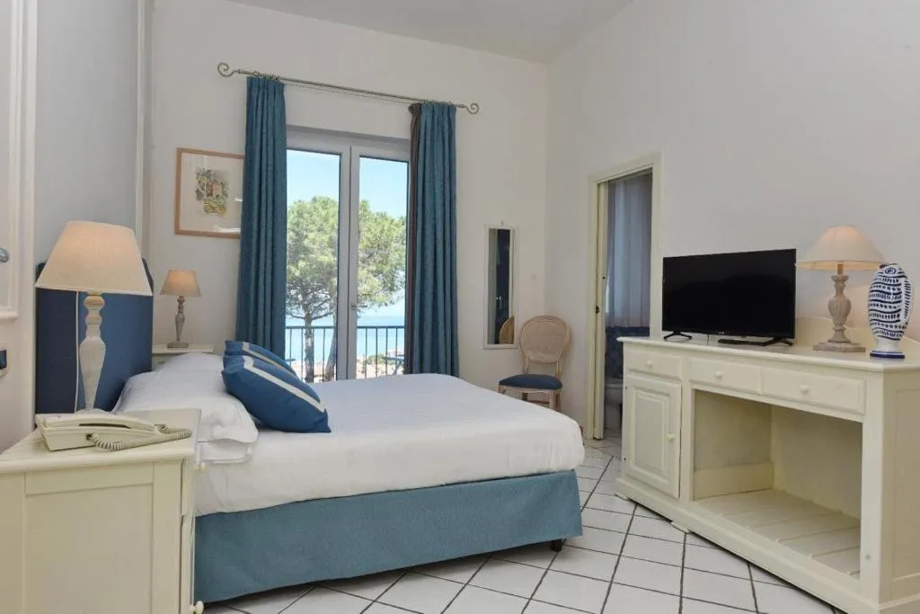 Bed in Hotel Garden Riviera