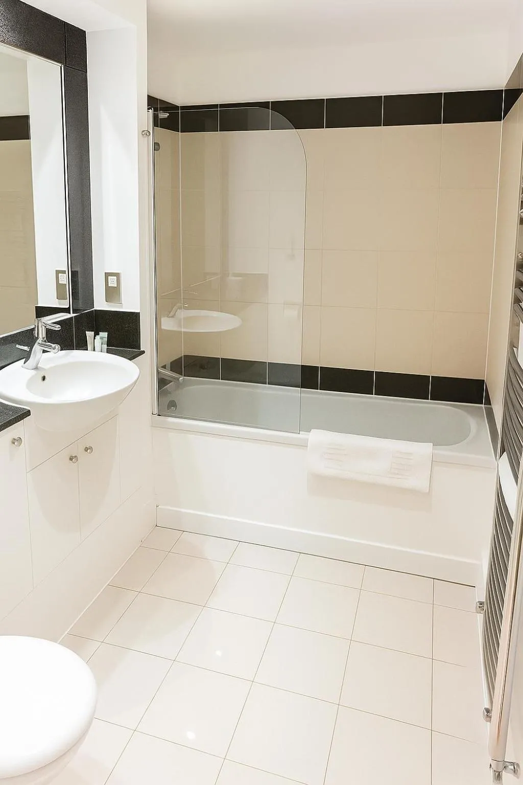 Bathroom in Still Life - Vauxhall