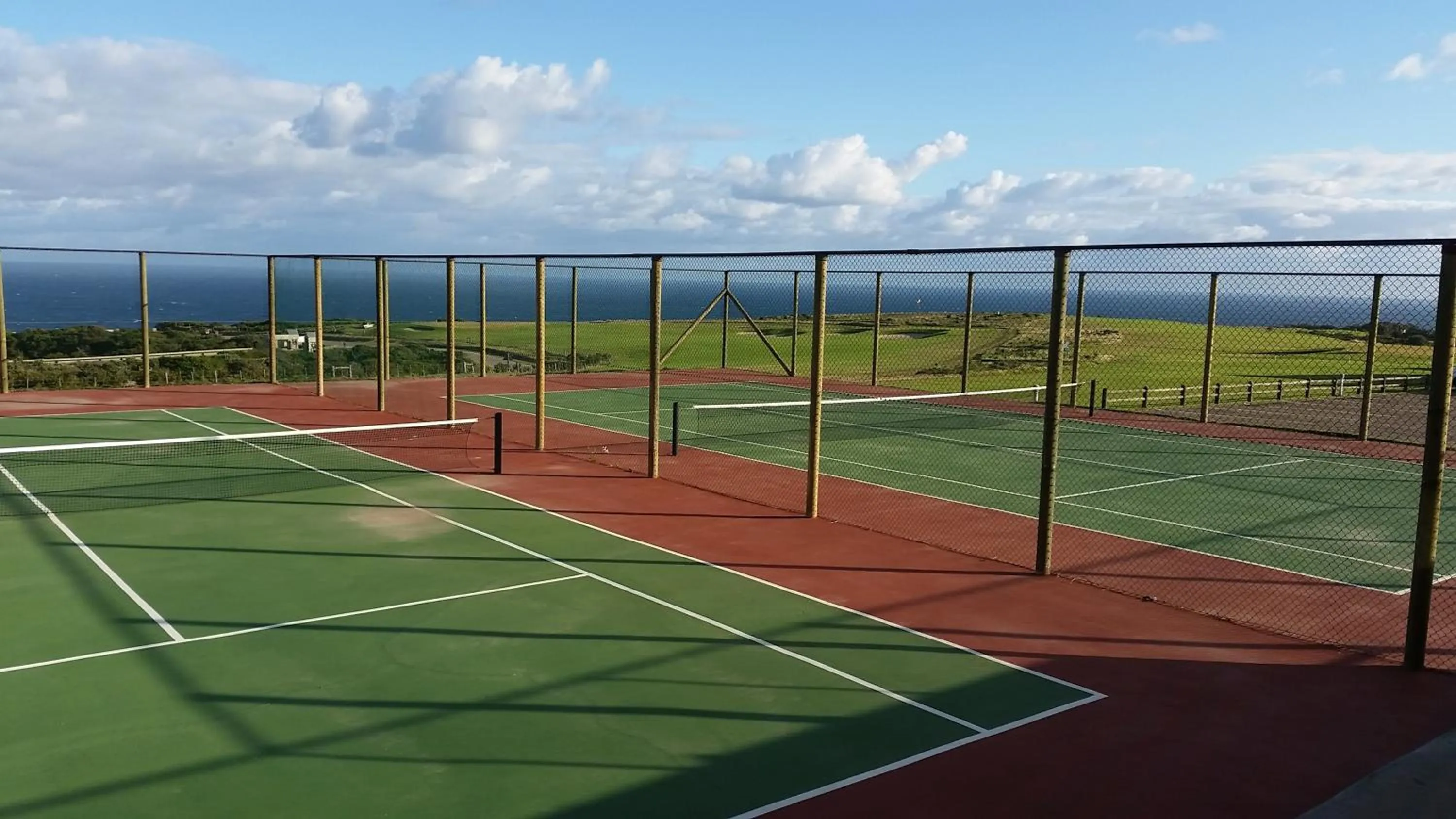 Tennis court in Fynbos Golf and Country Estate