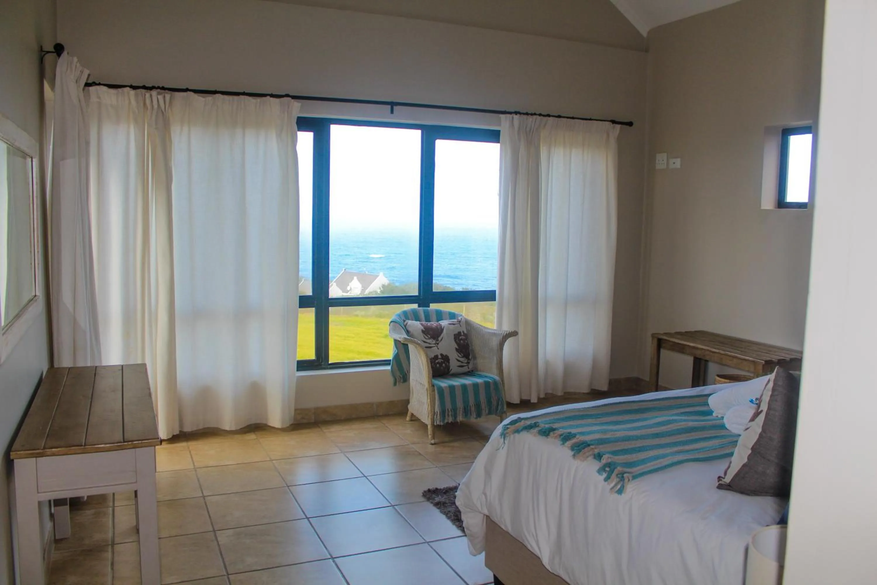 Bed in Fynbos Golf and Country Estate