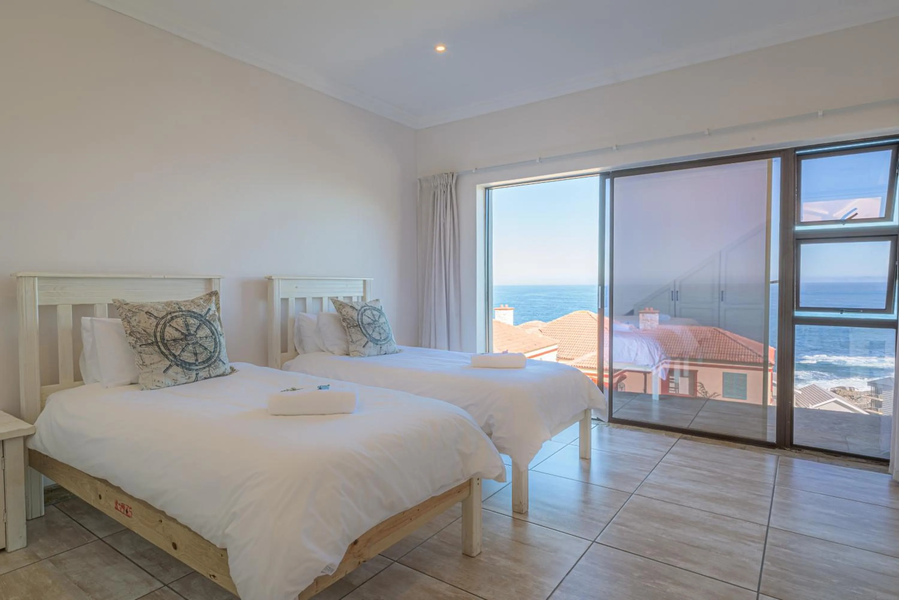 Bedroom, Bed in Fynbos Golf and Country Estate