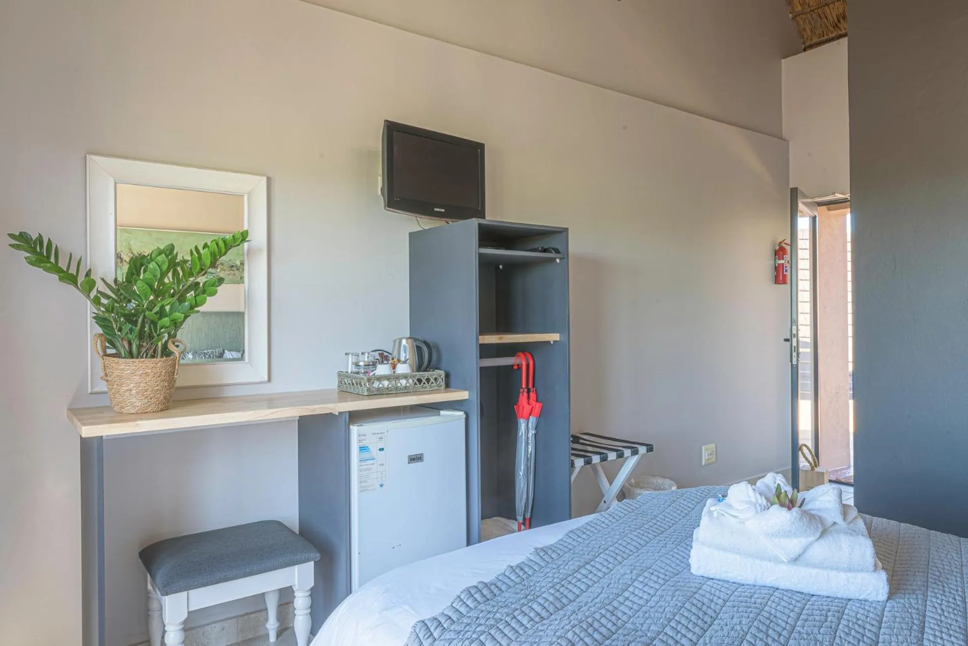 Photo of the whole room, Bed in Fynbos Golf and Country Estate