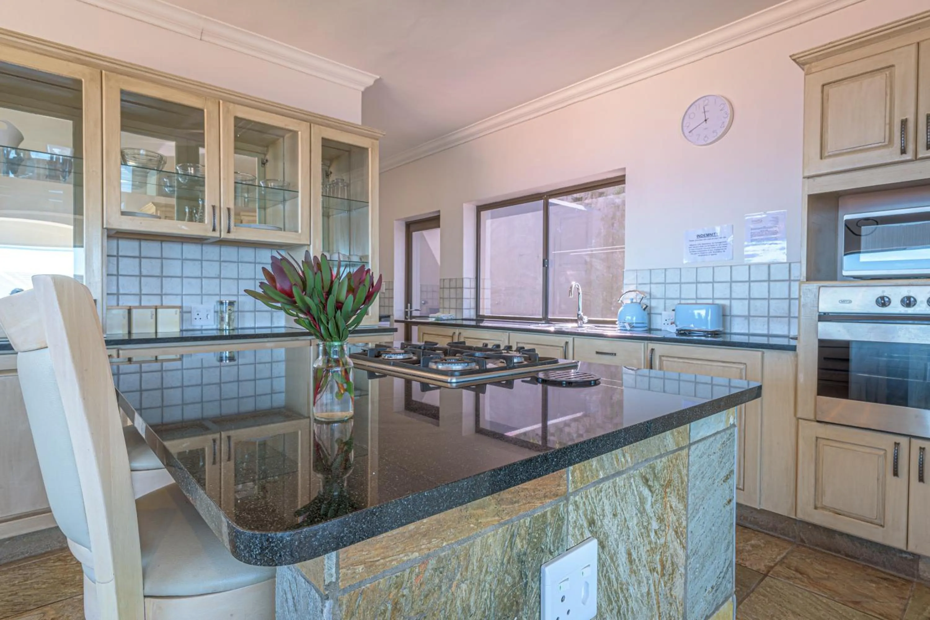 Kitchen or kitchenette in Fynbos Golf and Country Estate