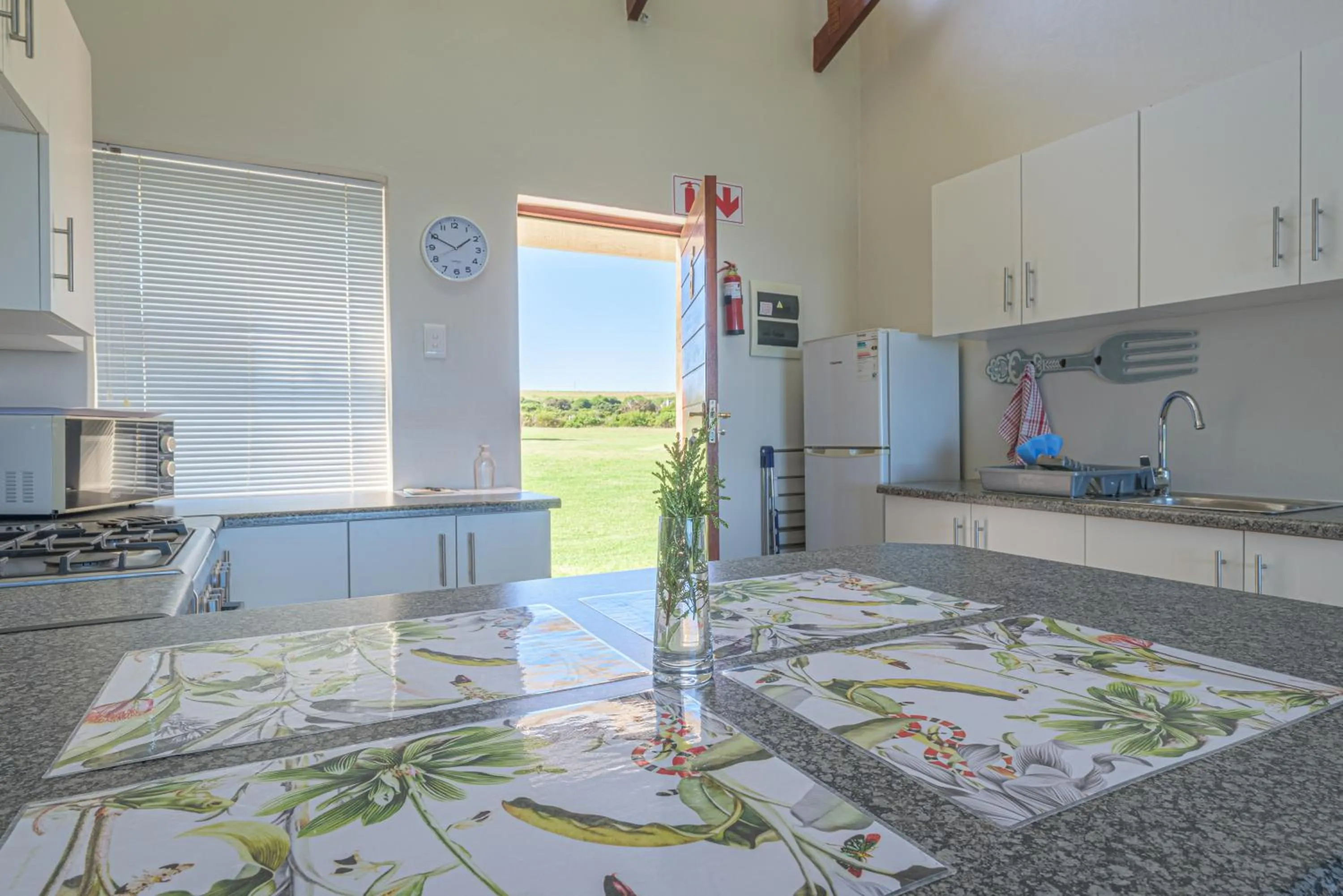 Kitchen or kitchenette in Fynbos Golf and Country Estate