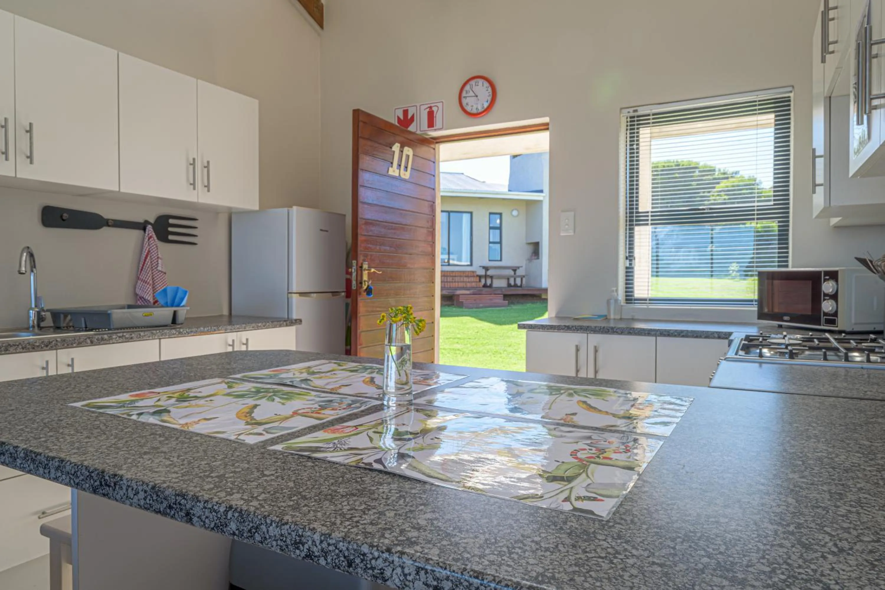 Kitchen or kitchenette in Fynbos Golf and Country Estate