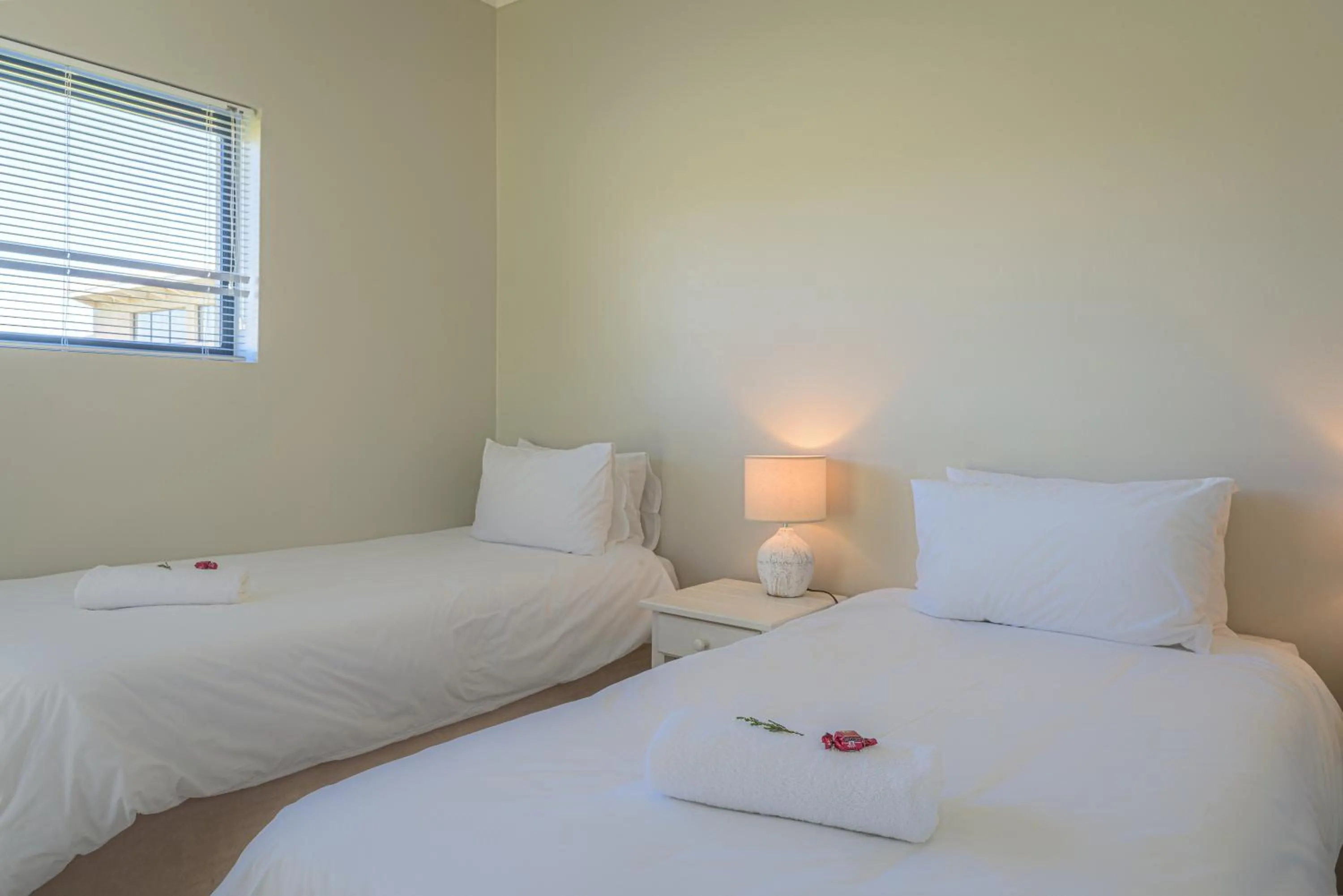 Bedroom, Bed in Fynbos Golf and Country Estate