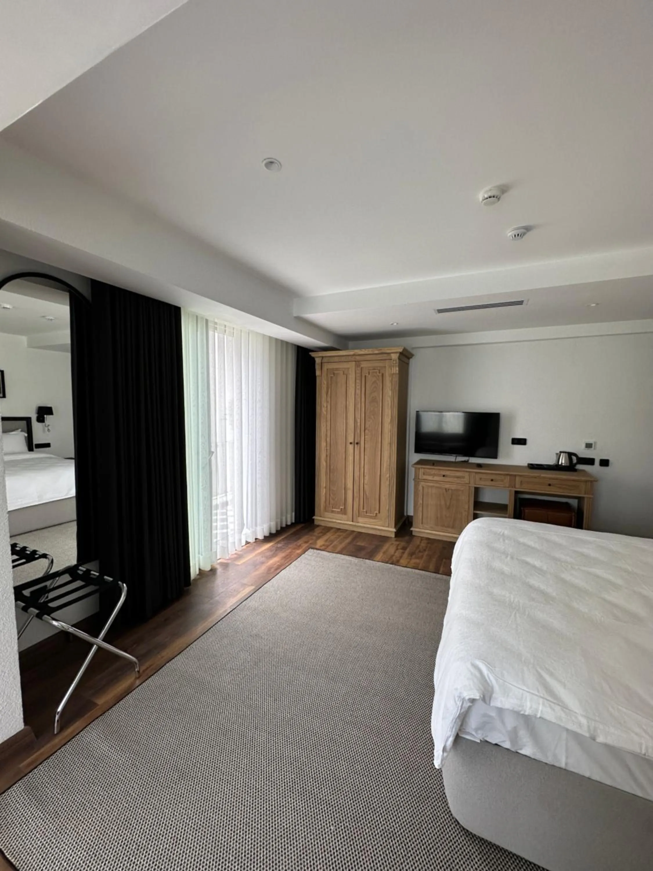 TV and multimedia, Bed in Be Side Hotel