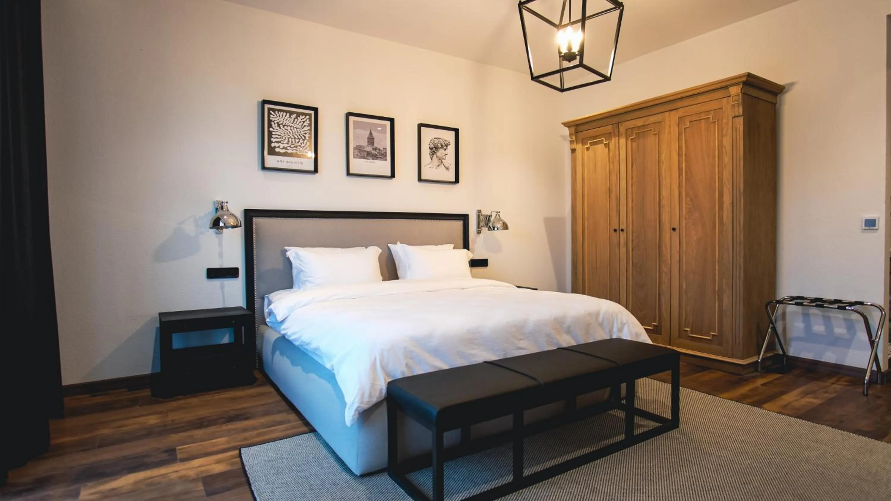 wardrobe, Bed in Be Side Hotel