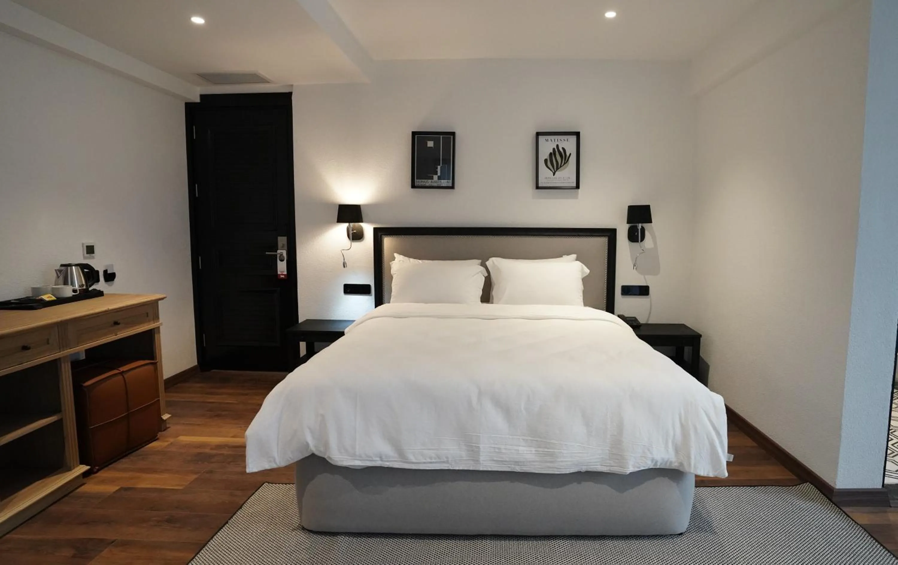 Bed in Be Side Hotel