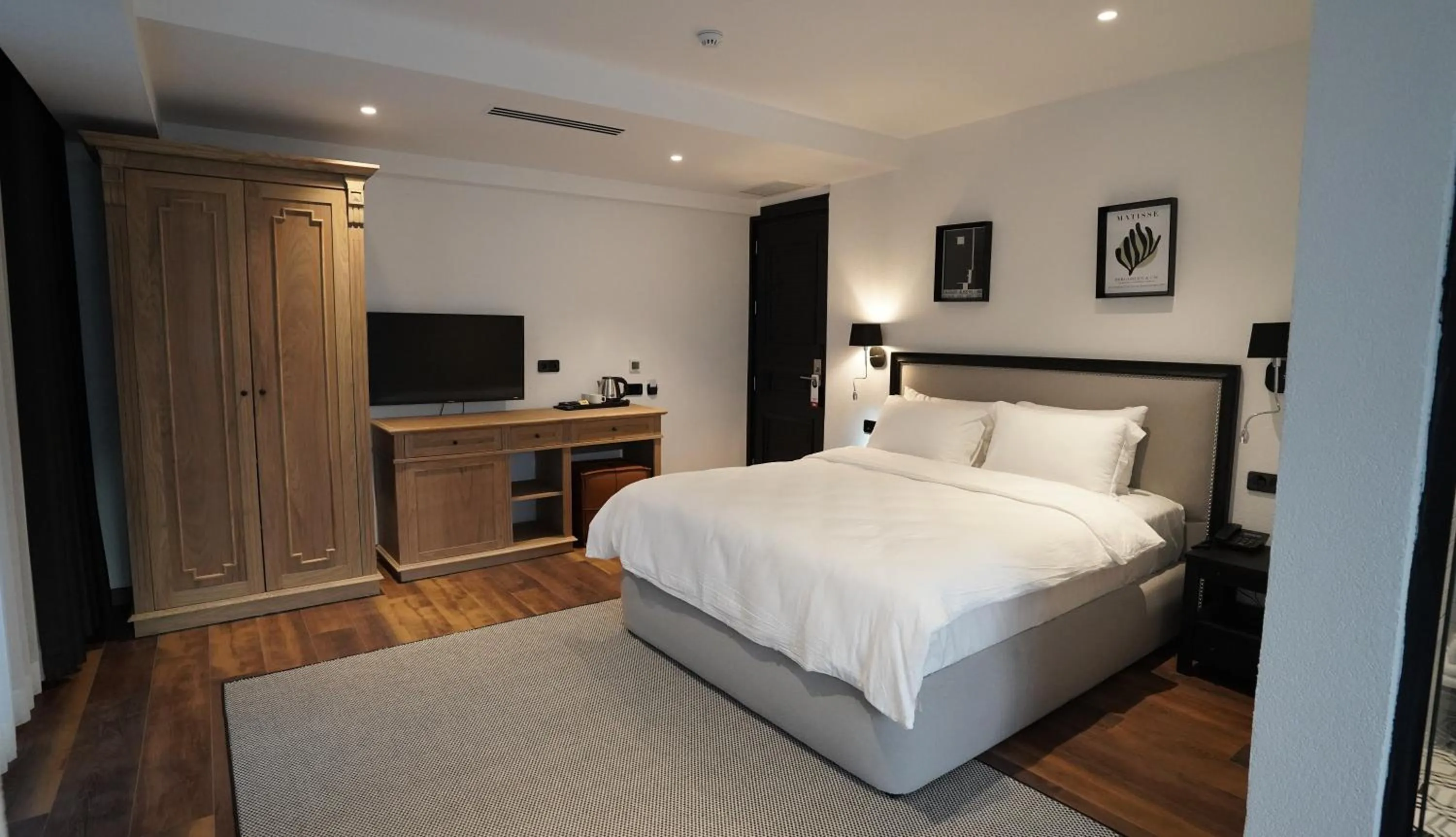 hair dresser, Bed in Be Side Hotel