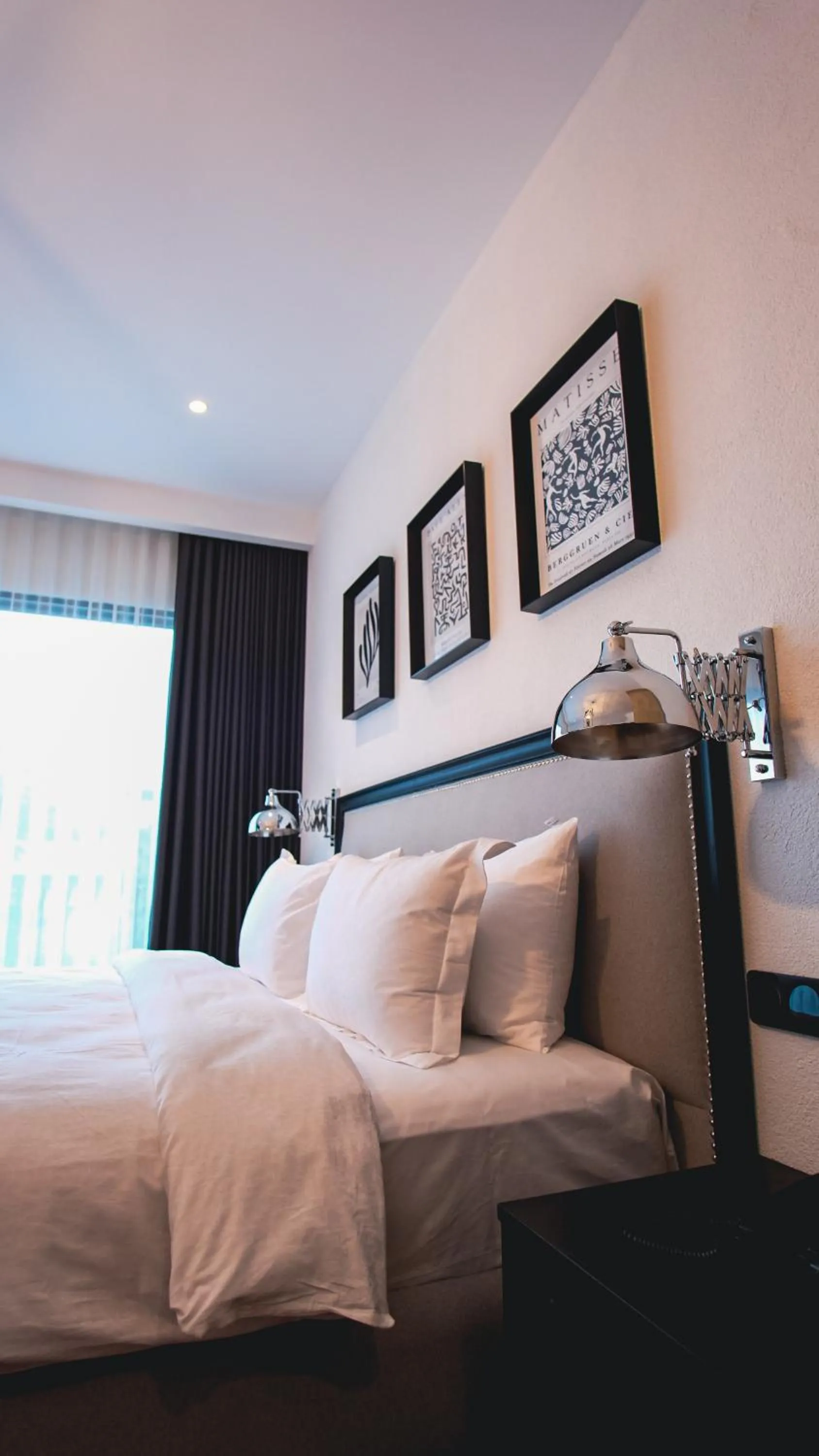 Bed in Be Side Hotel