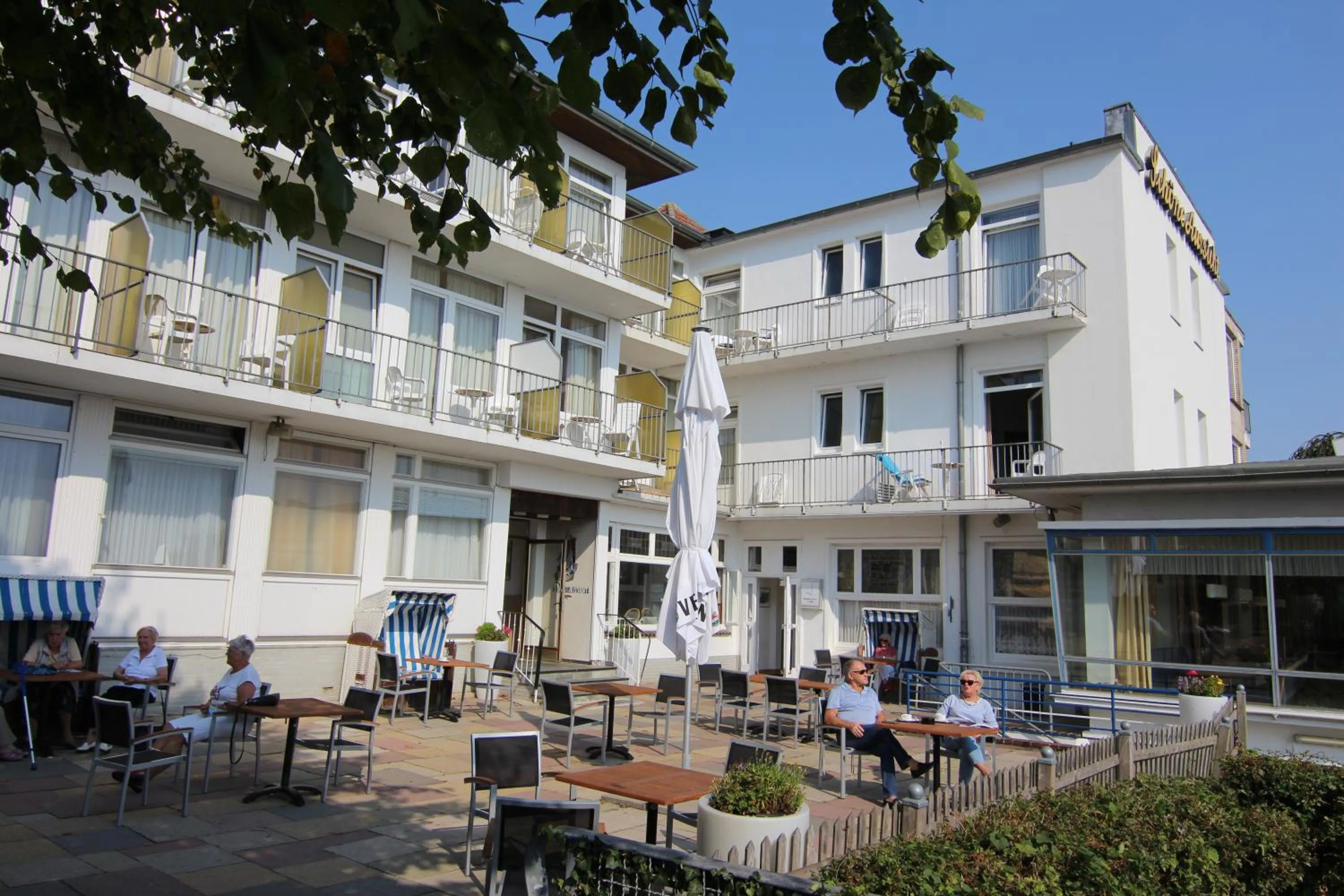 Facade/entrance in Hotel Zur schönen Aussicht