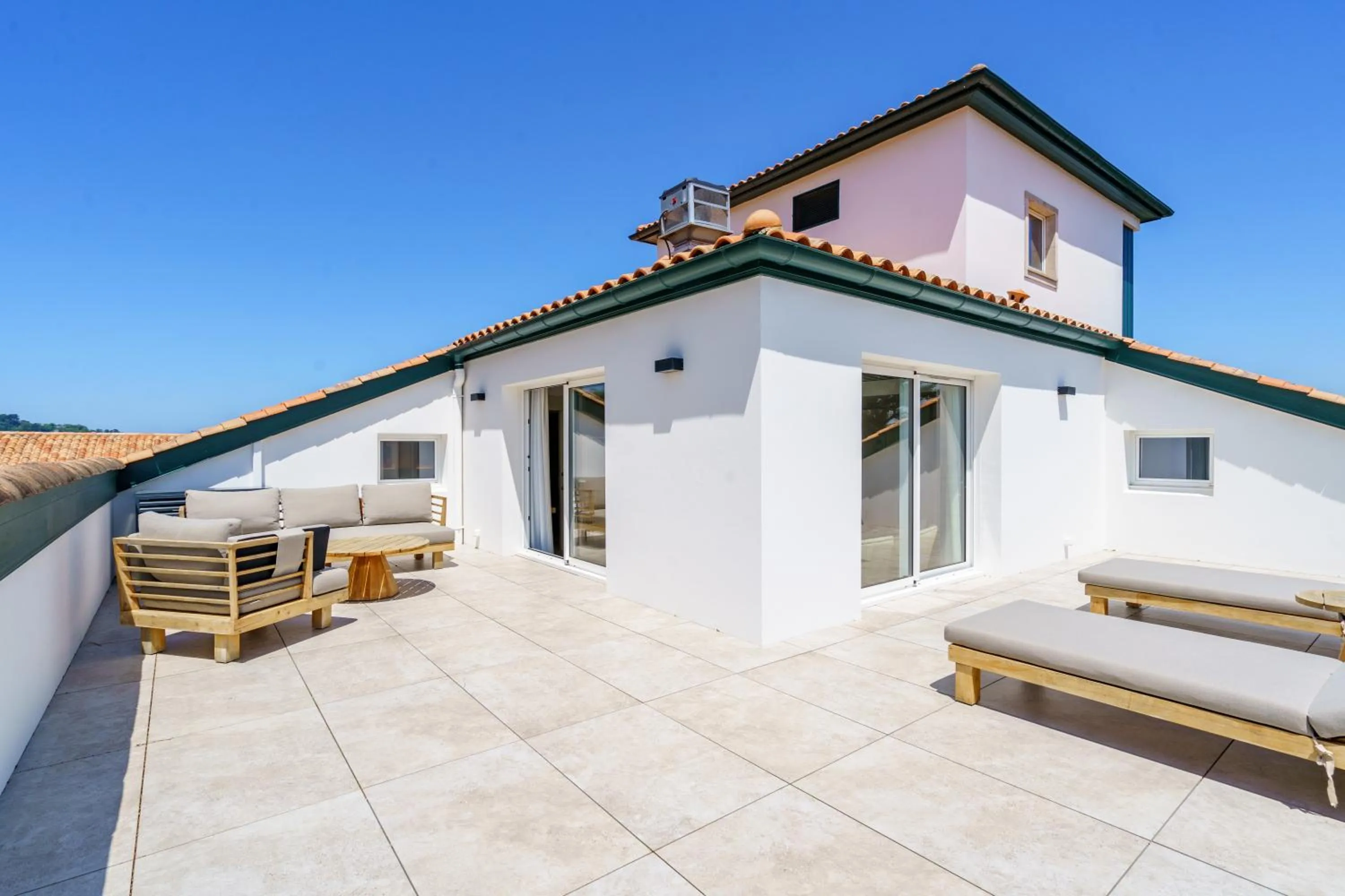 Patio in Hôtel Ibaïa