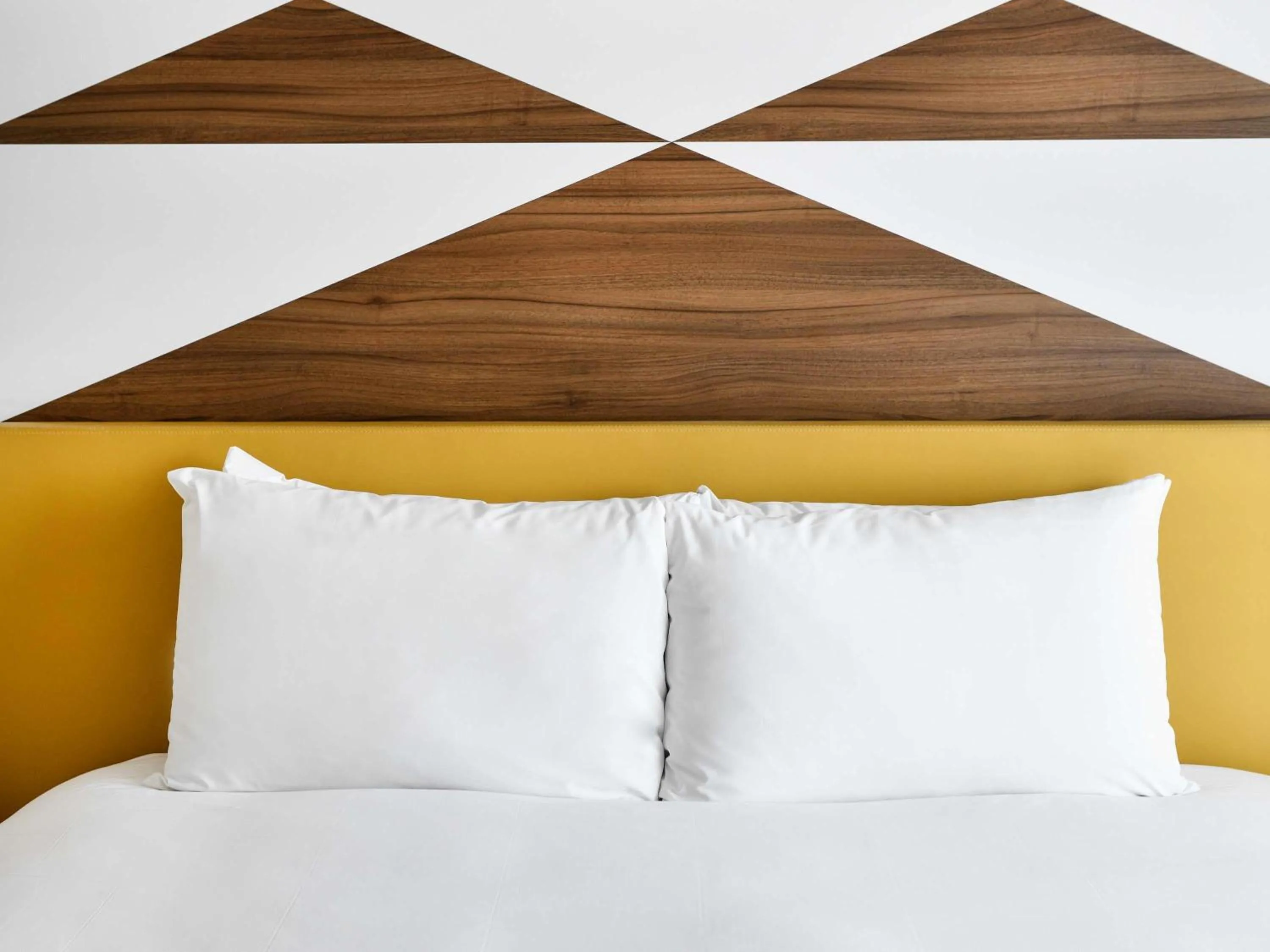 Bedroom, Bed in Sofitel Abidjan Hotel Ivoire