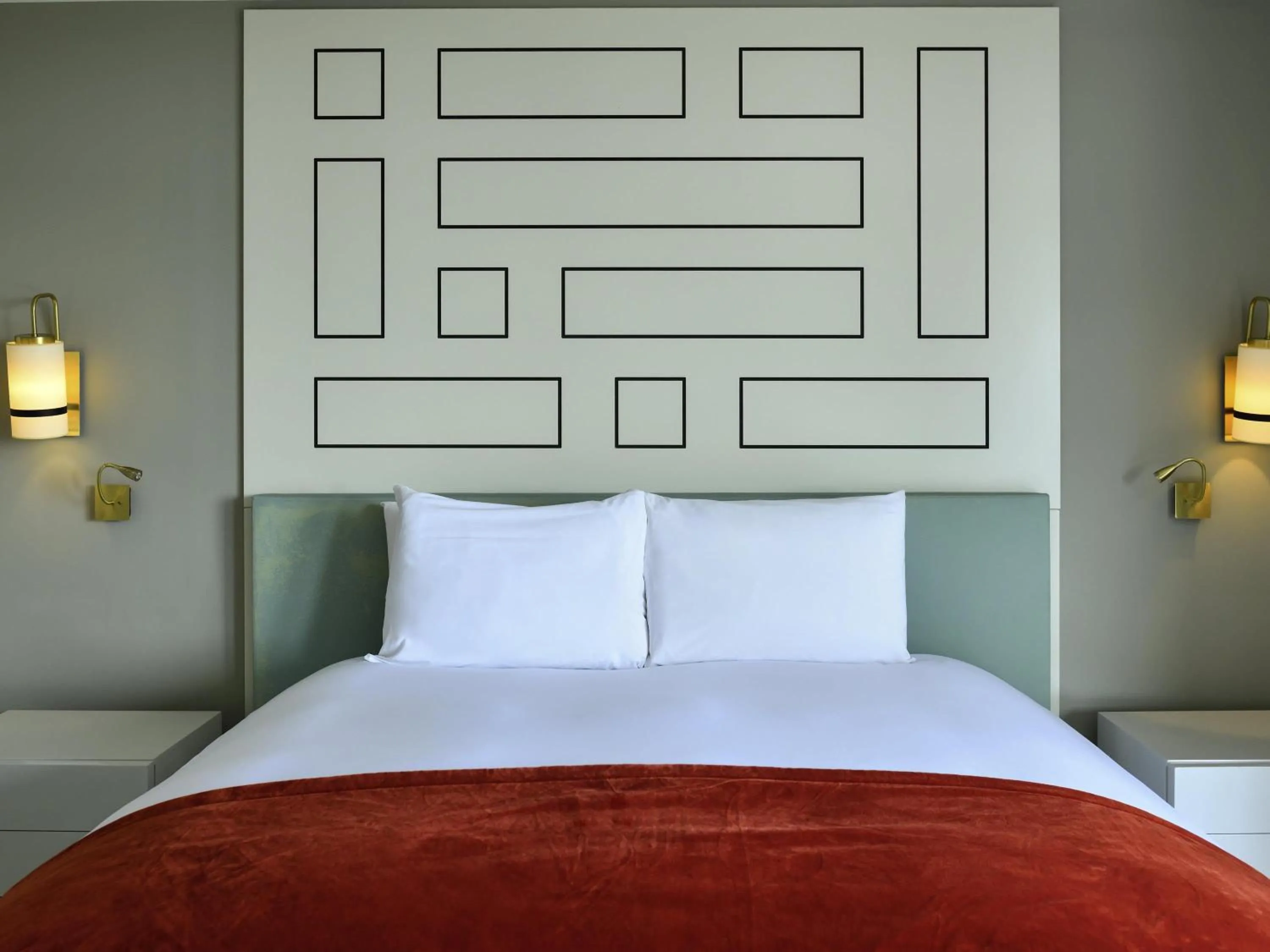 Bedroom, Bed in Sofitel Abidjan Hotel Ivoire