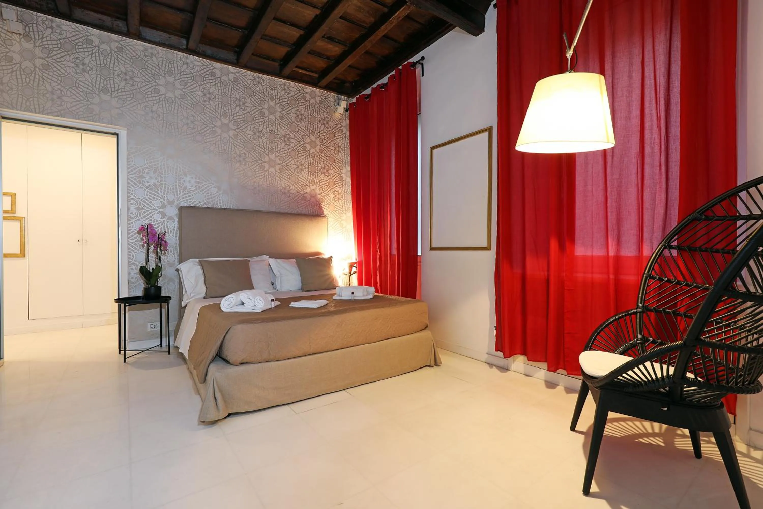 Bed in Luxury Gambero apartment