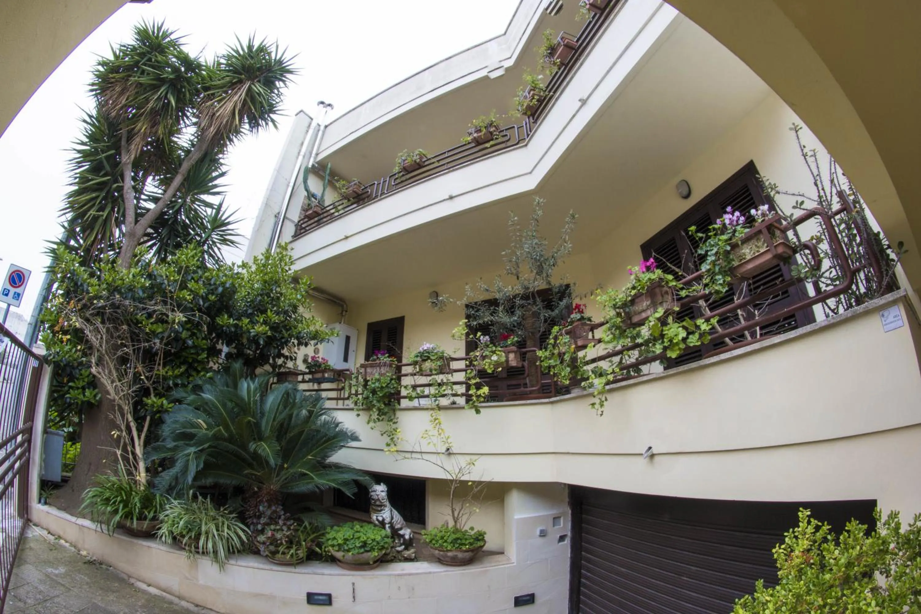 Facade/entrance in B&B Luxury