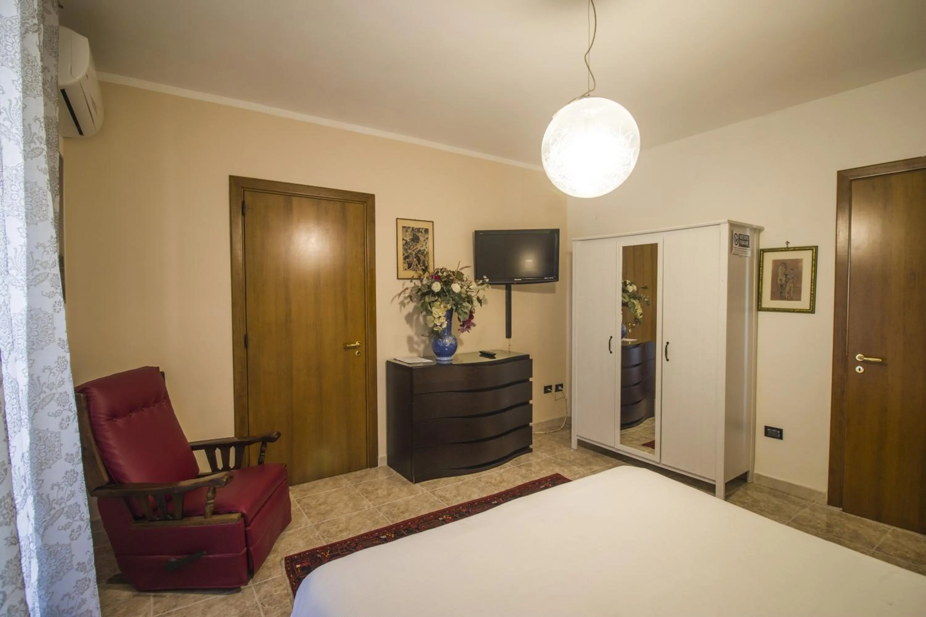 View (from property/room), Bed in B&B Luxury