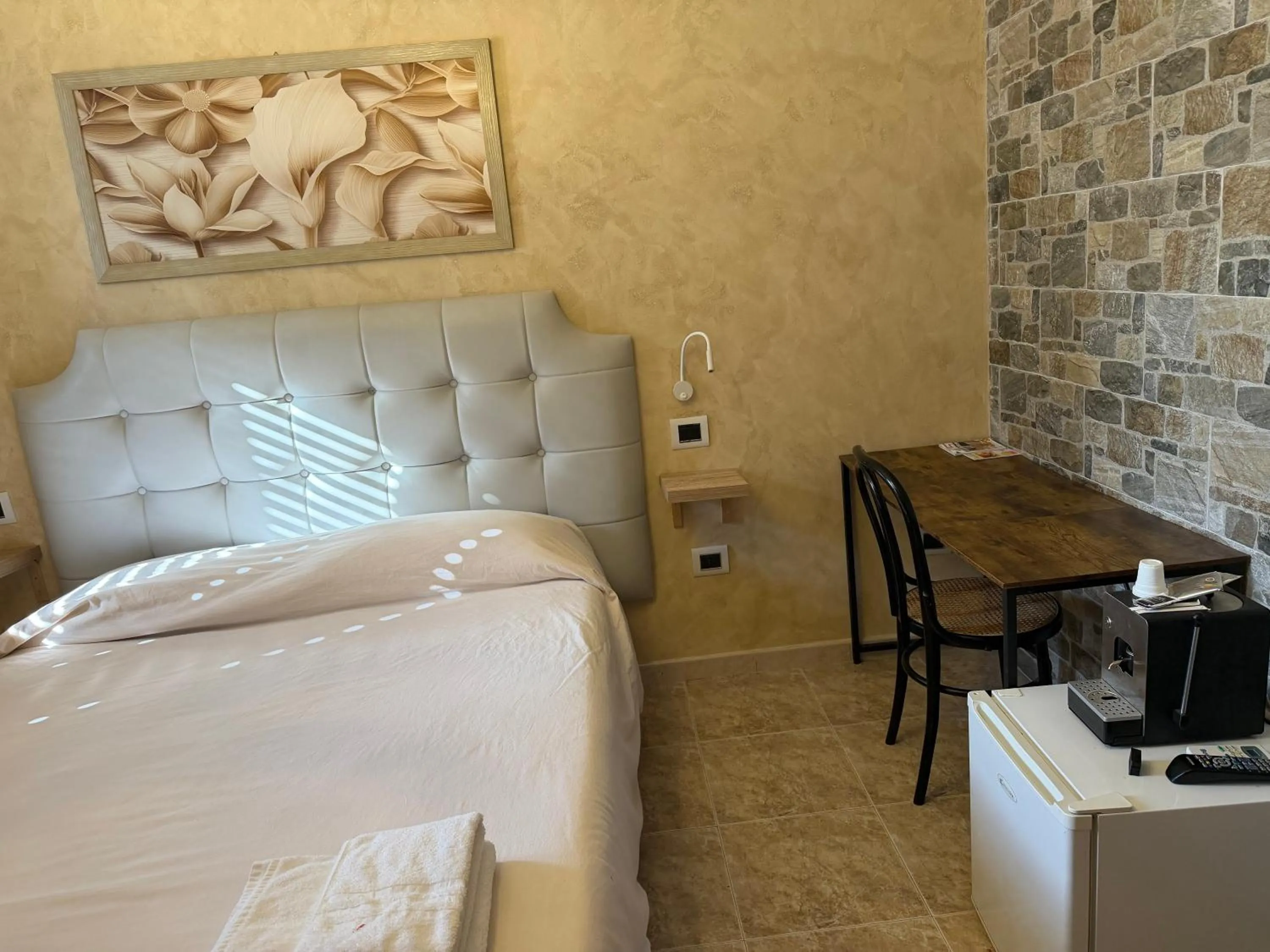 Photo of the whole room, Bed in B&B Luxury