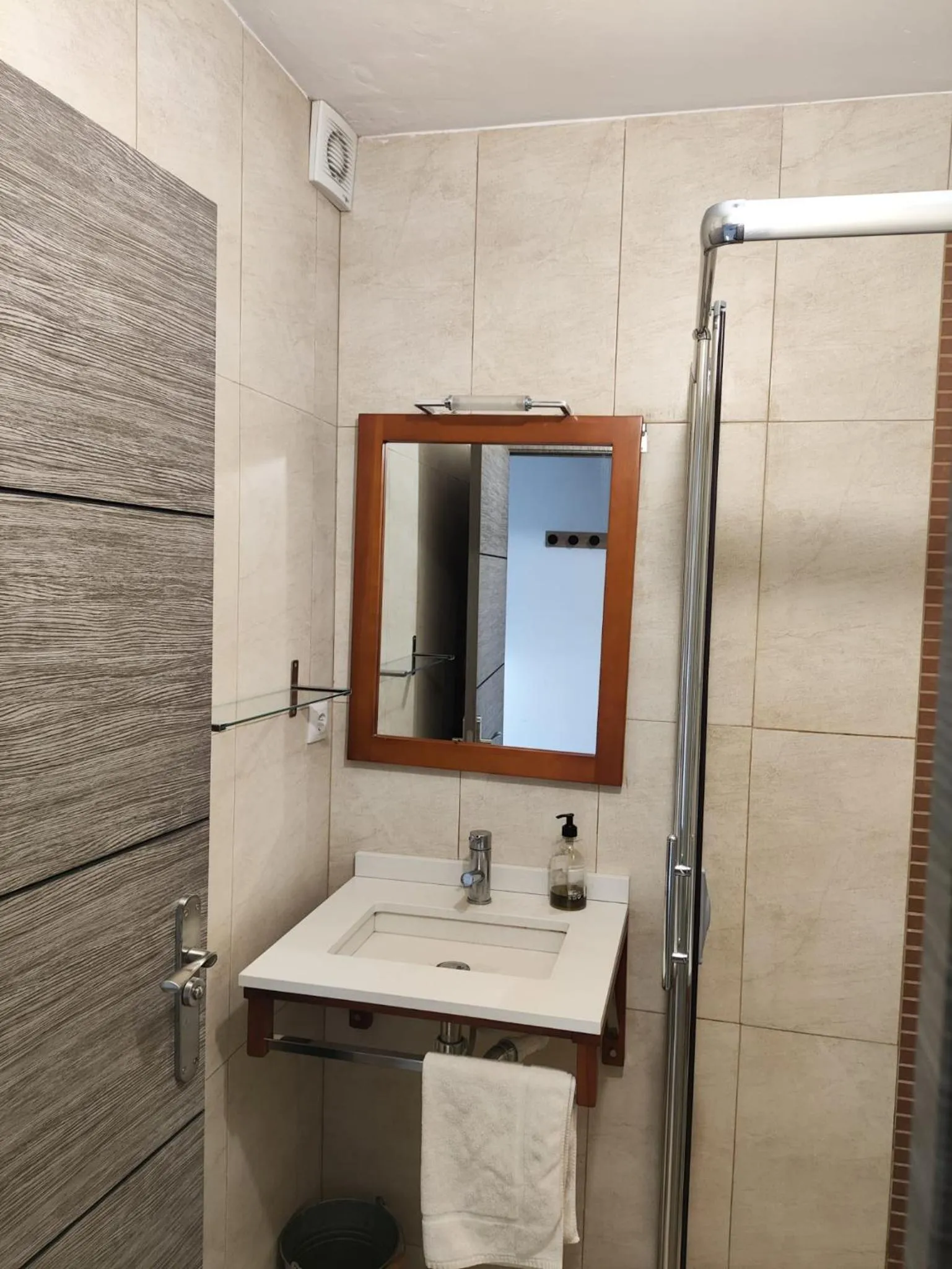 Bathroom in L'Olivera Casa Rural