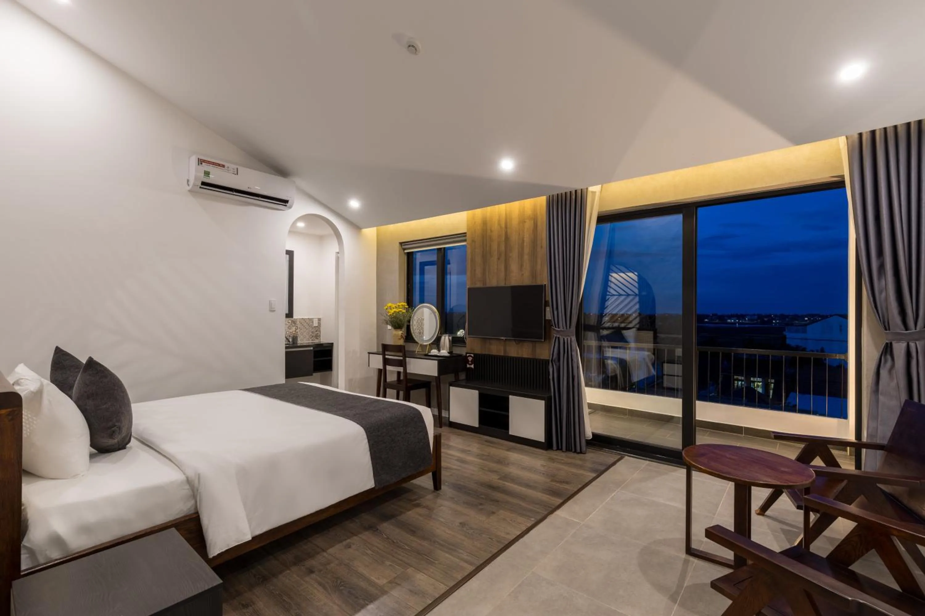 TV and multimedia, Bed in Charm Champion Villa Hoian