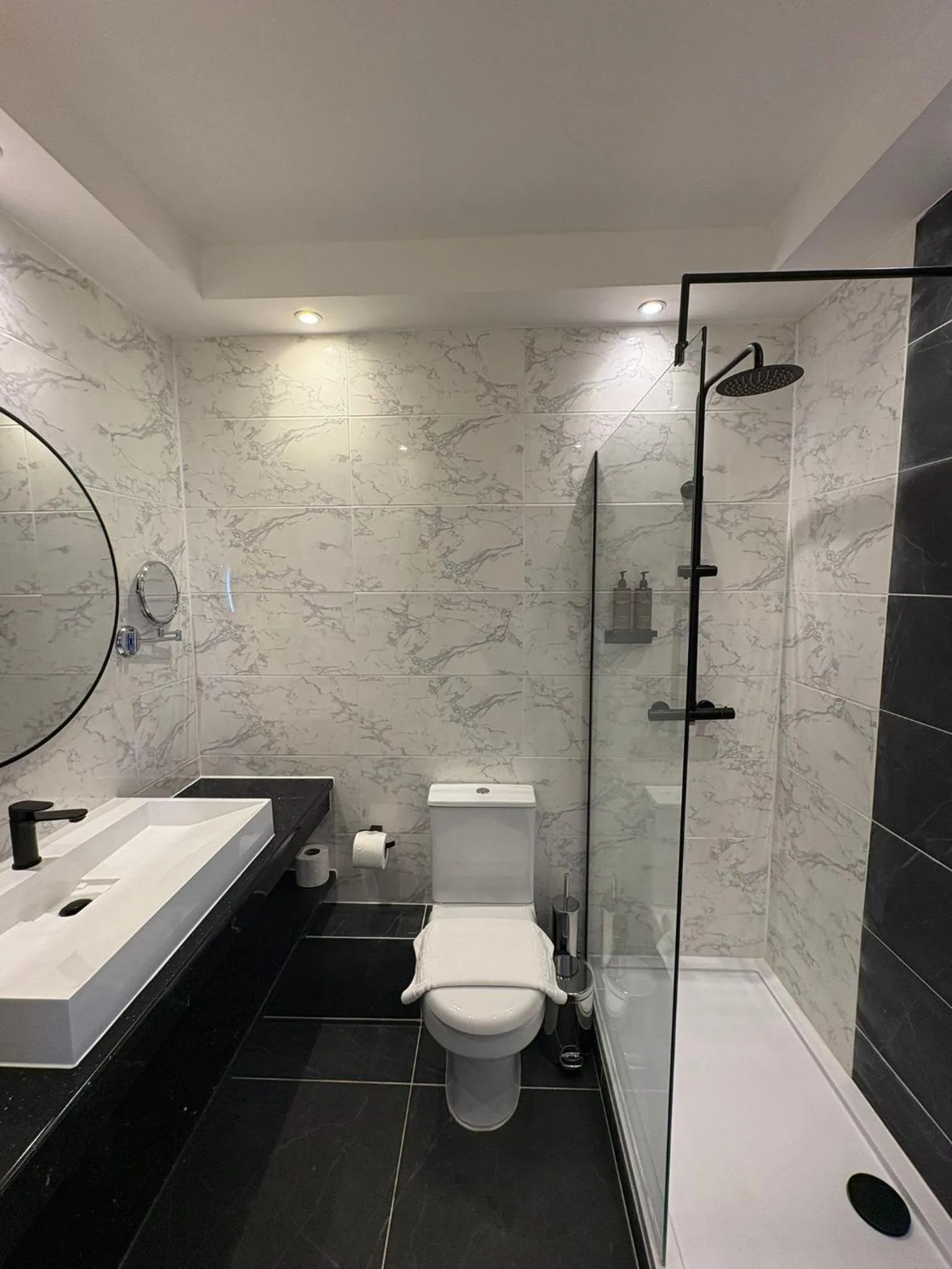 Toilet in Muthu Oban Regent Hotel