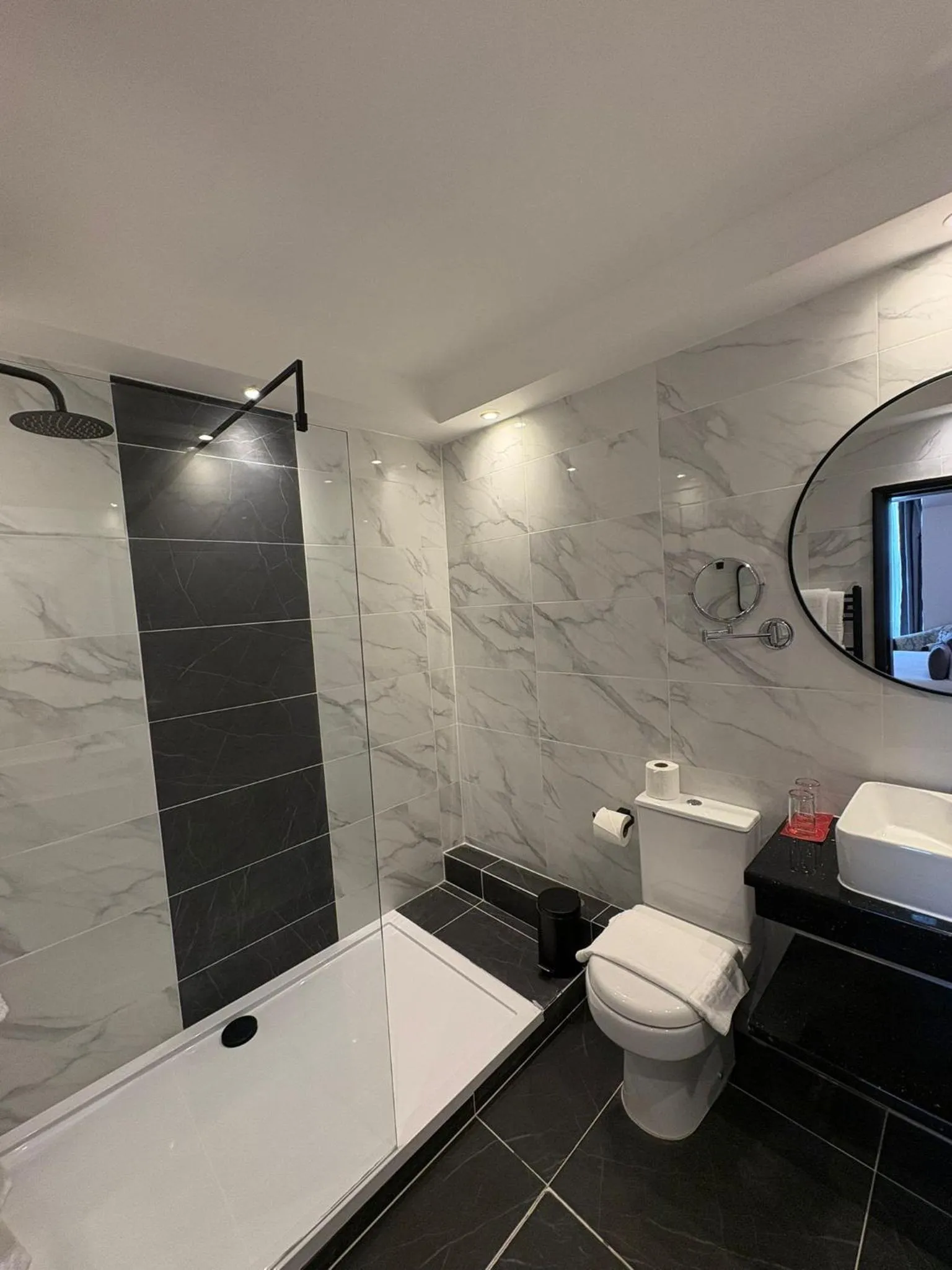 Bathroom in Muthu Oban Regent Hotel