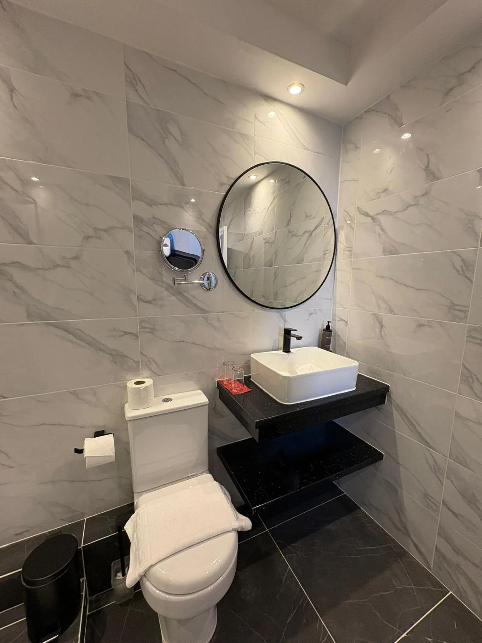 Toilet in Muthu Oban Regent Hotel