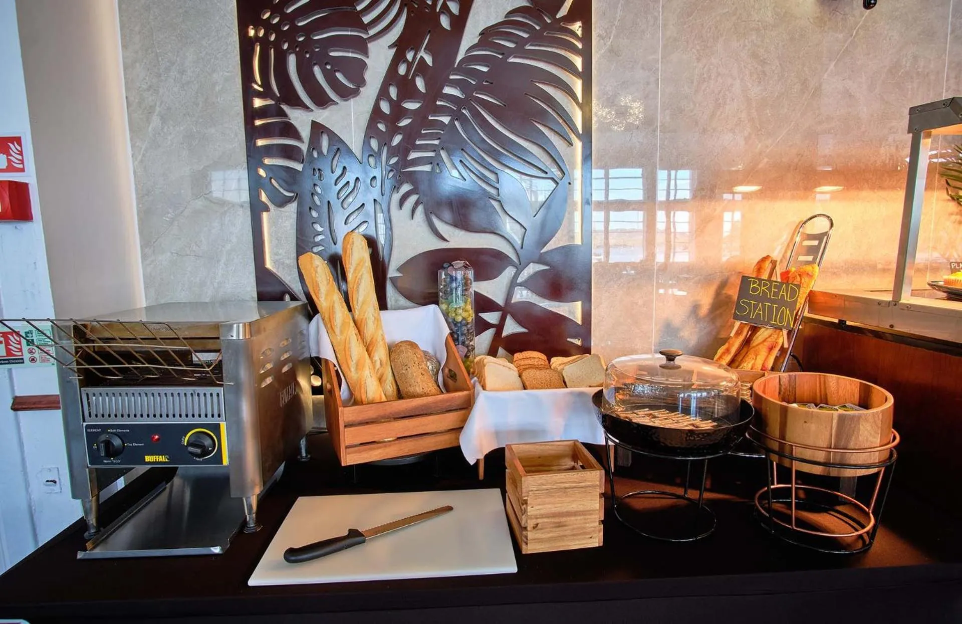 Food and drinks in Muthu Oban Regent Hotel