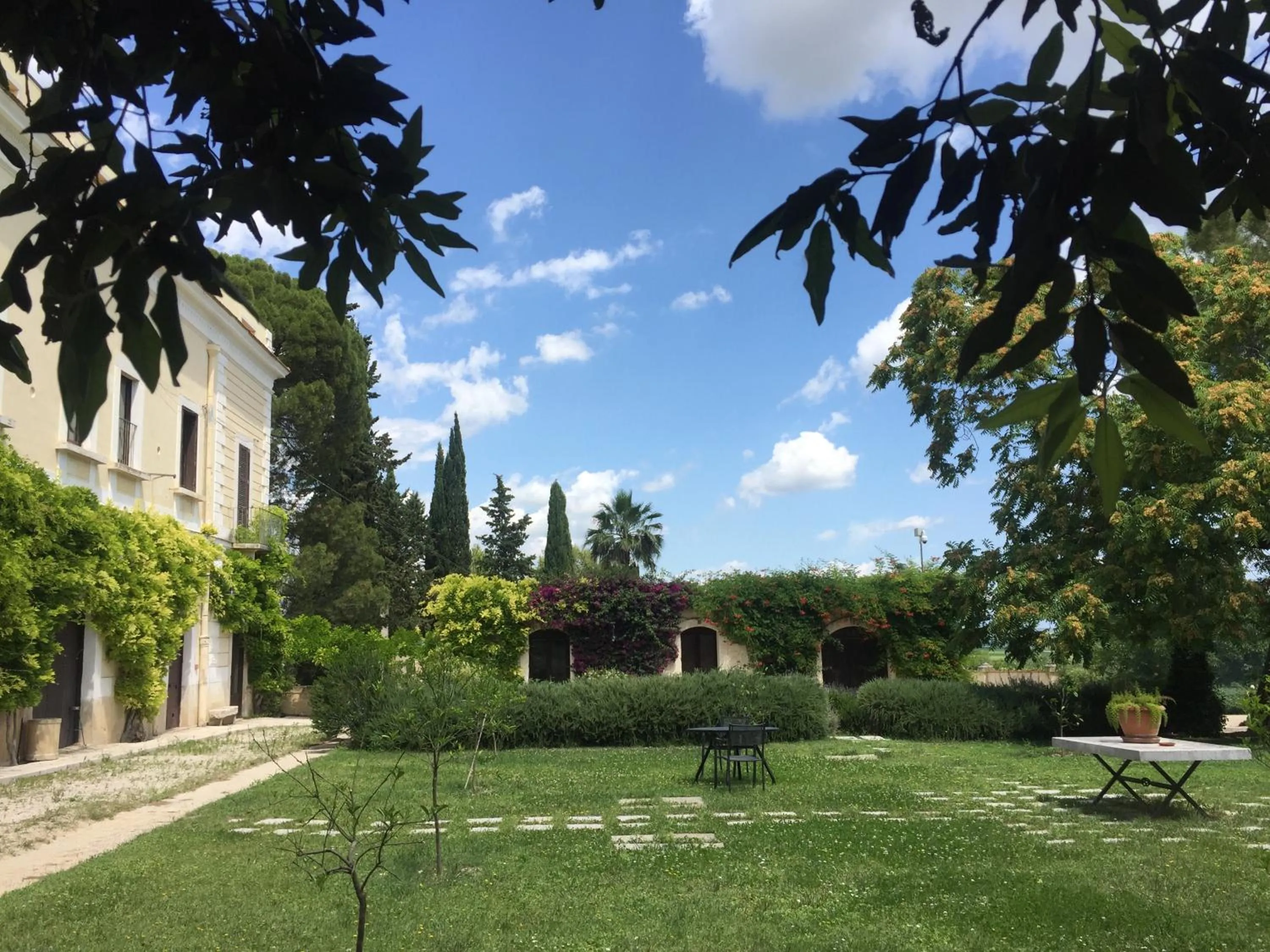 Facade/entrance in Cefalicchio B&B