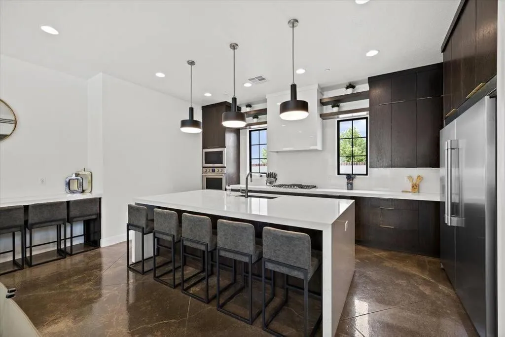 Casa Blanca luxury Villa Private pool sleeps 30!