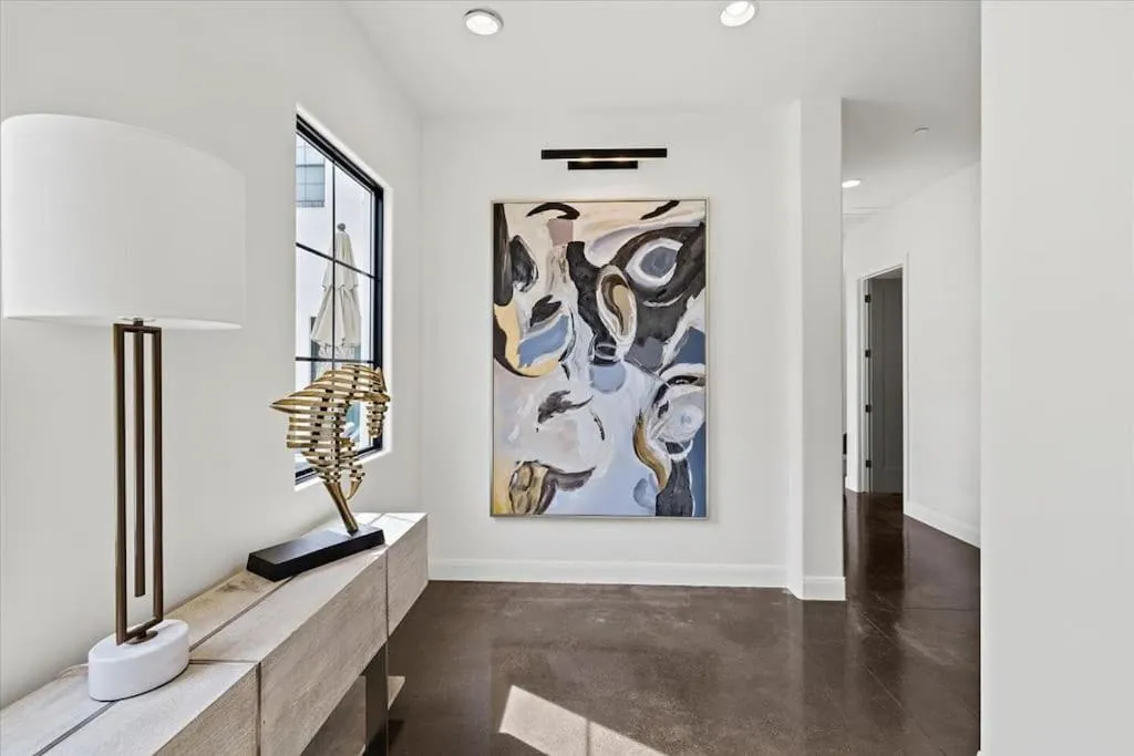 Casa Blanca luxury Villa Private pool sleeps 30!