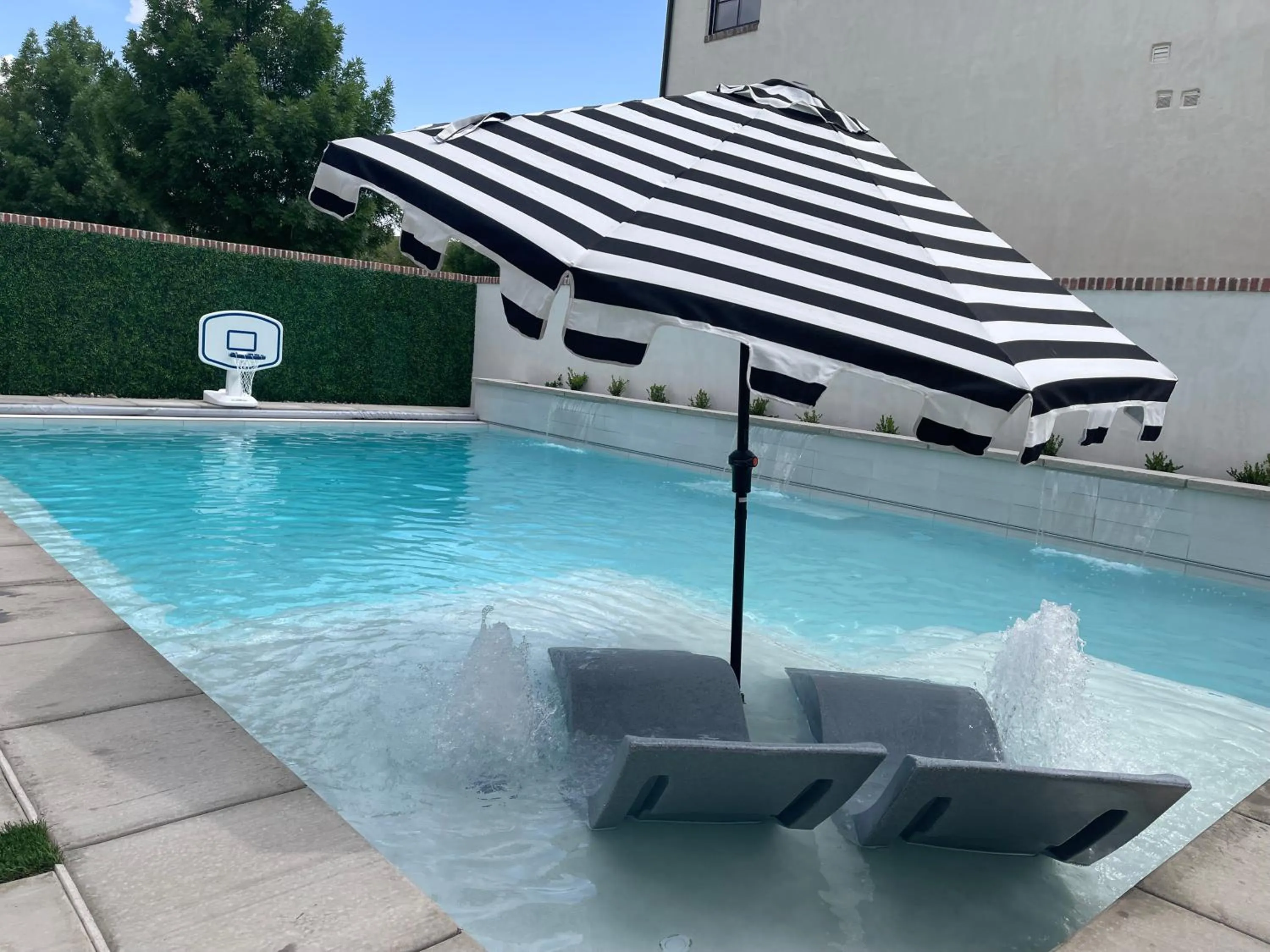 Casa Blanca luxury Villa Private pool sleeps 30!