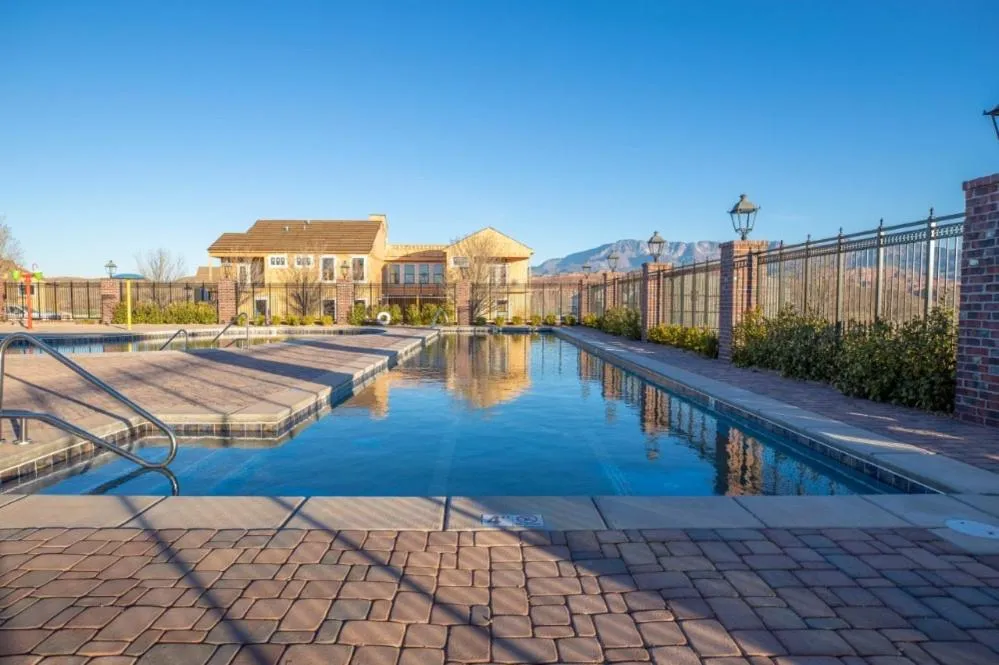 Casa Blanca luxury Villa Private pool sleeps 30!