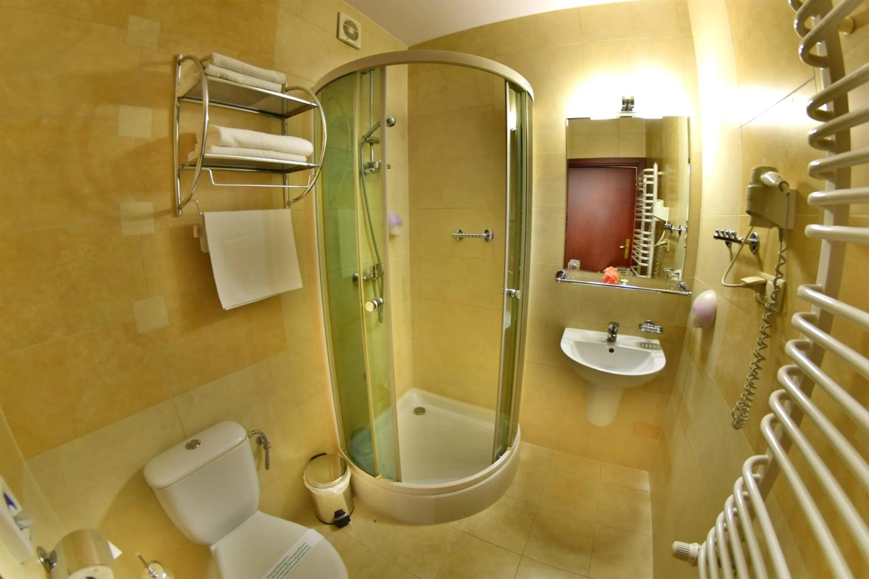 Shower in Hotel Panorama Nowy Sącz