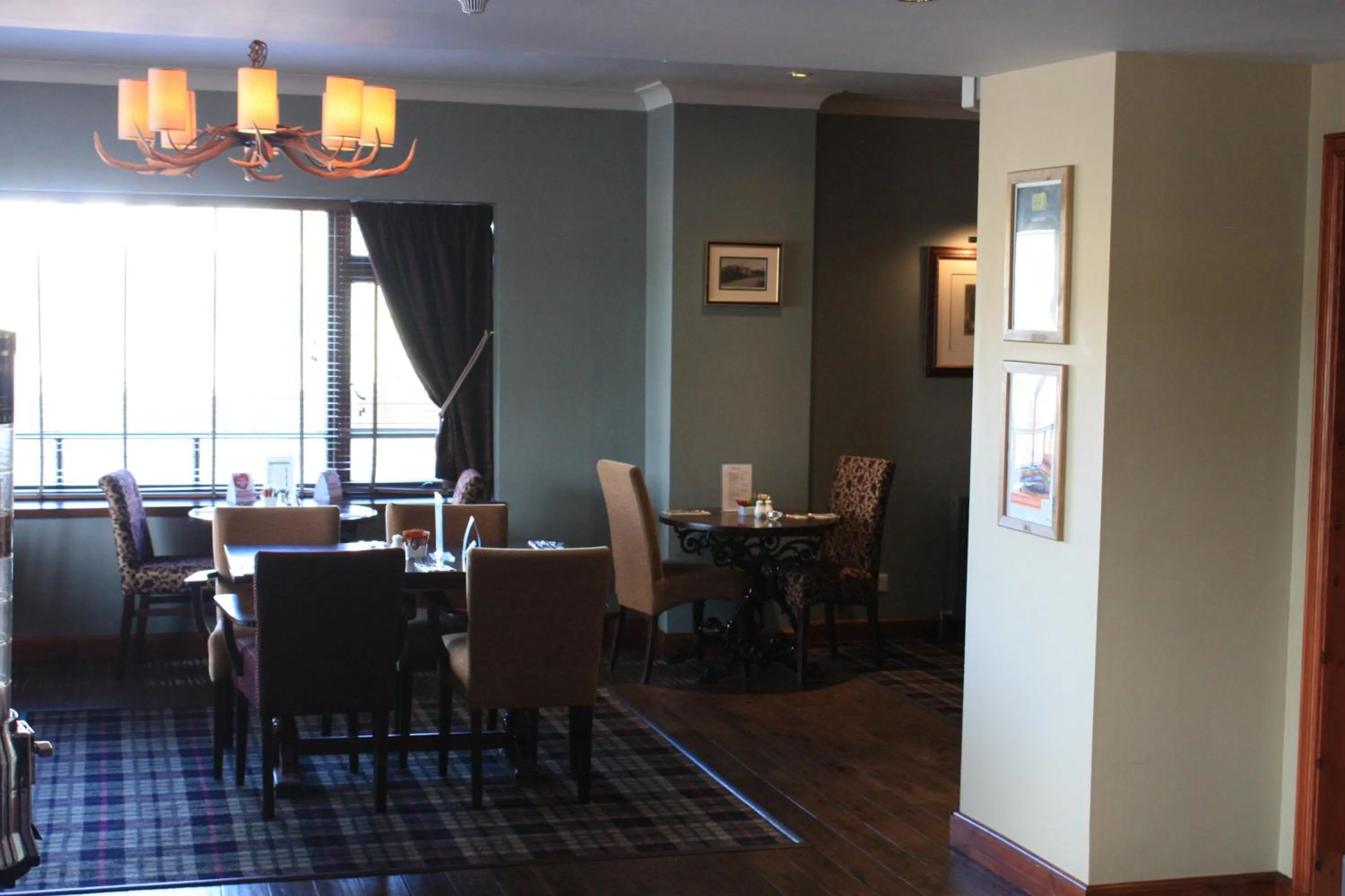 Restaurant/places to eat in Newburgh Inn