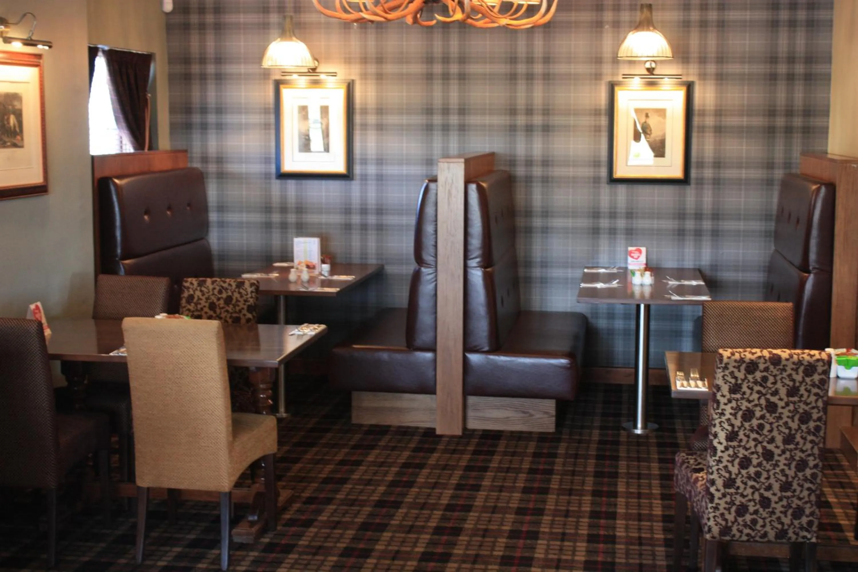 Restaurant/places to eat in Newburgh Inn