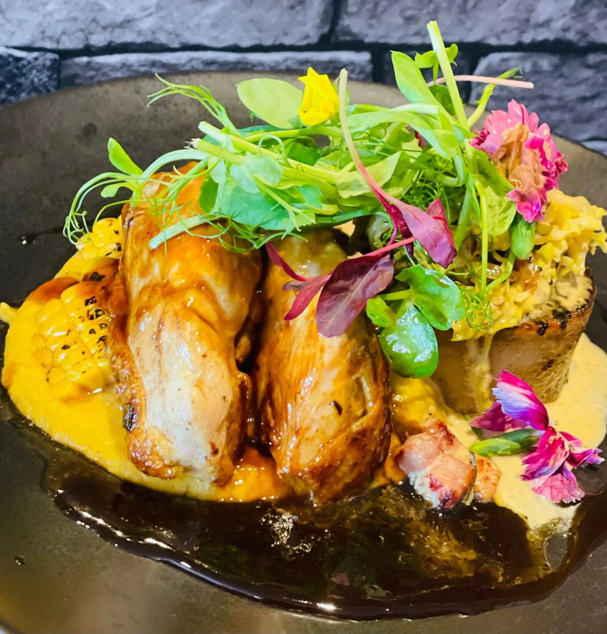 Restaurant/places to eat in Newburgh Inn