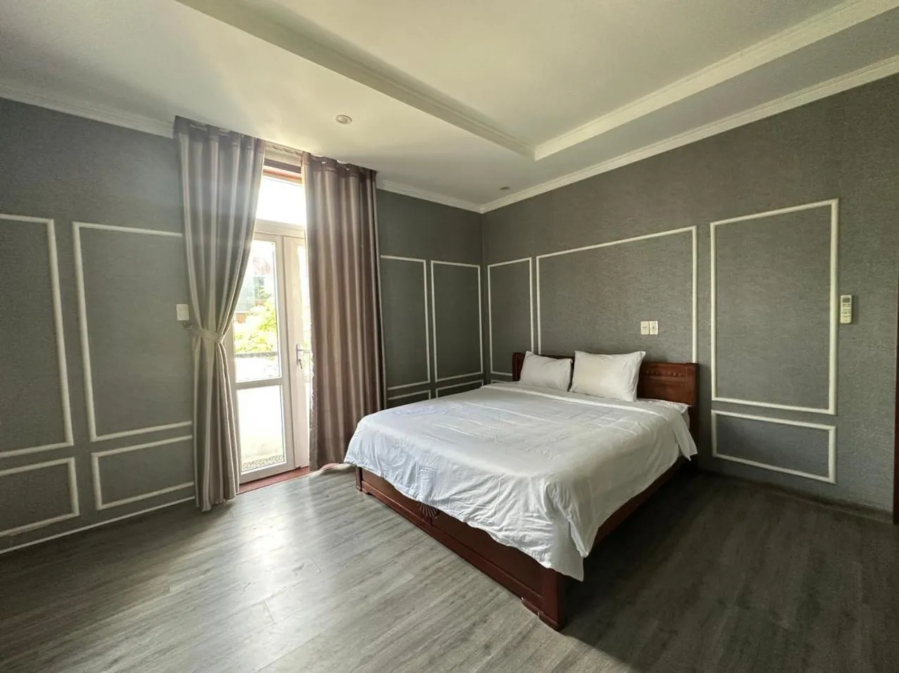 Two-Bedroom Apartment in Capital O 1183 Villa Le Na