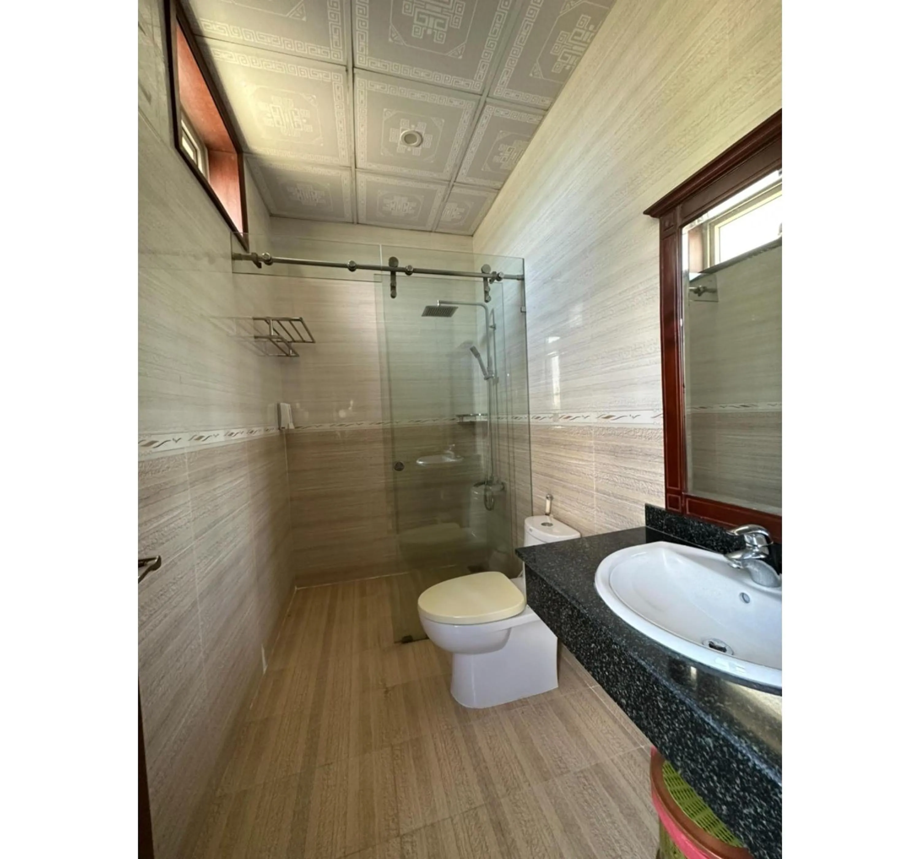 Bathroom in Capital O 1183 Villa Le Na