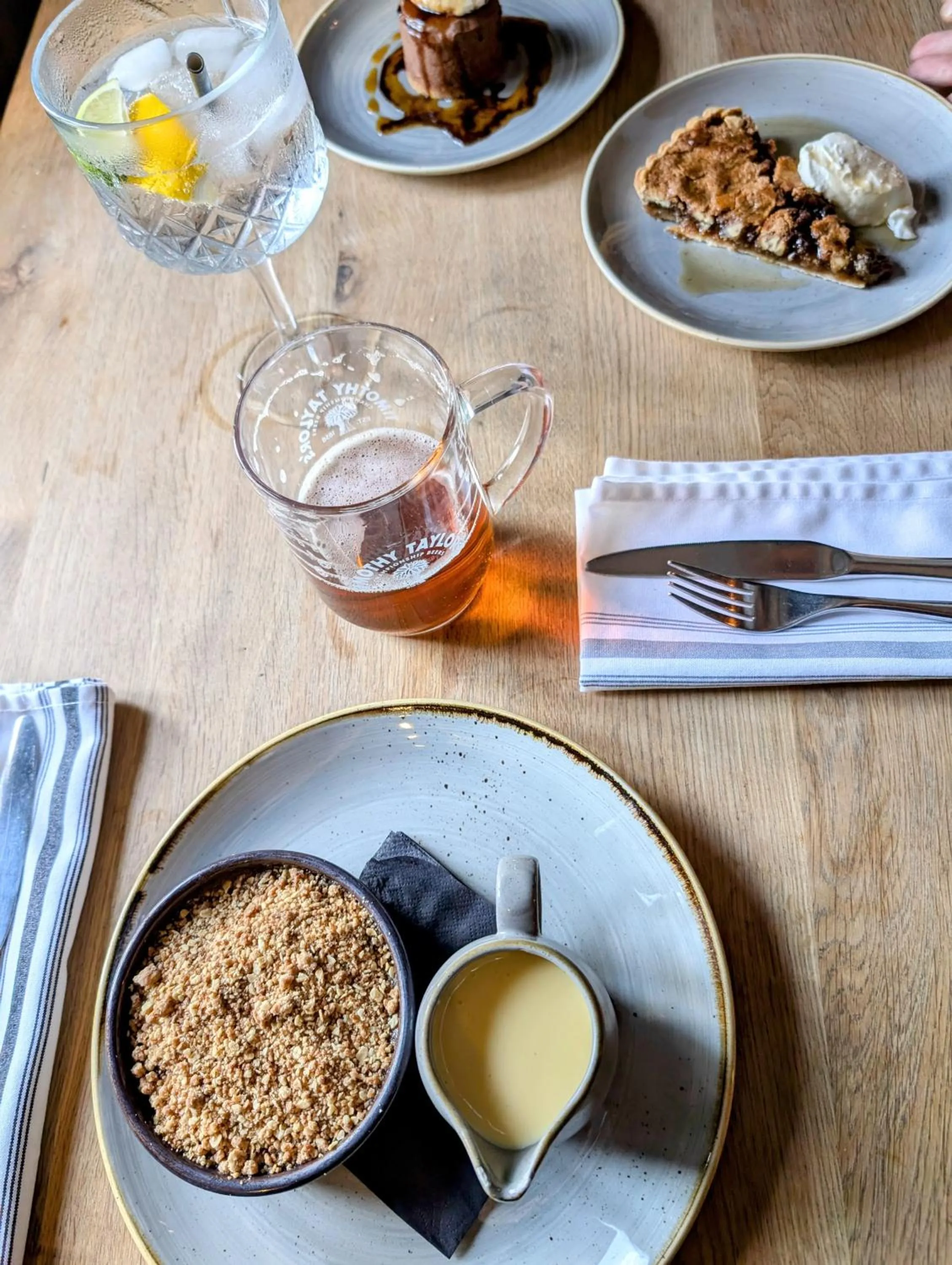 Food and drinks in The Keepers Arms