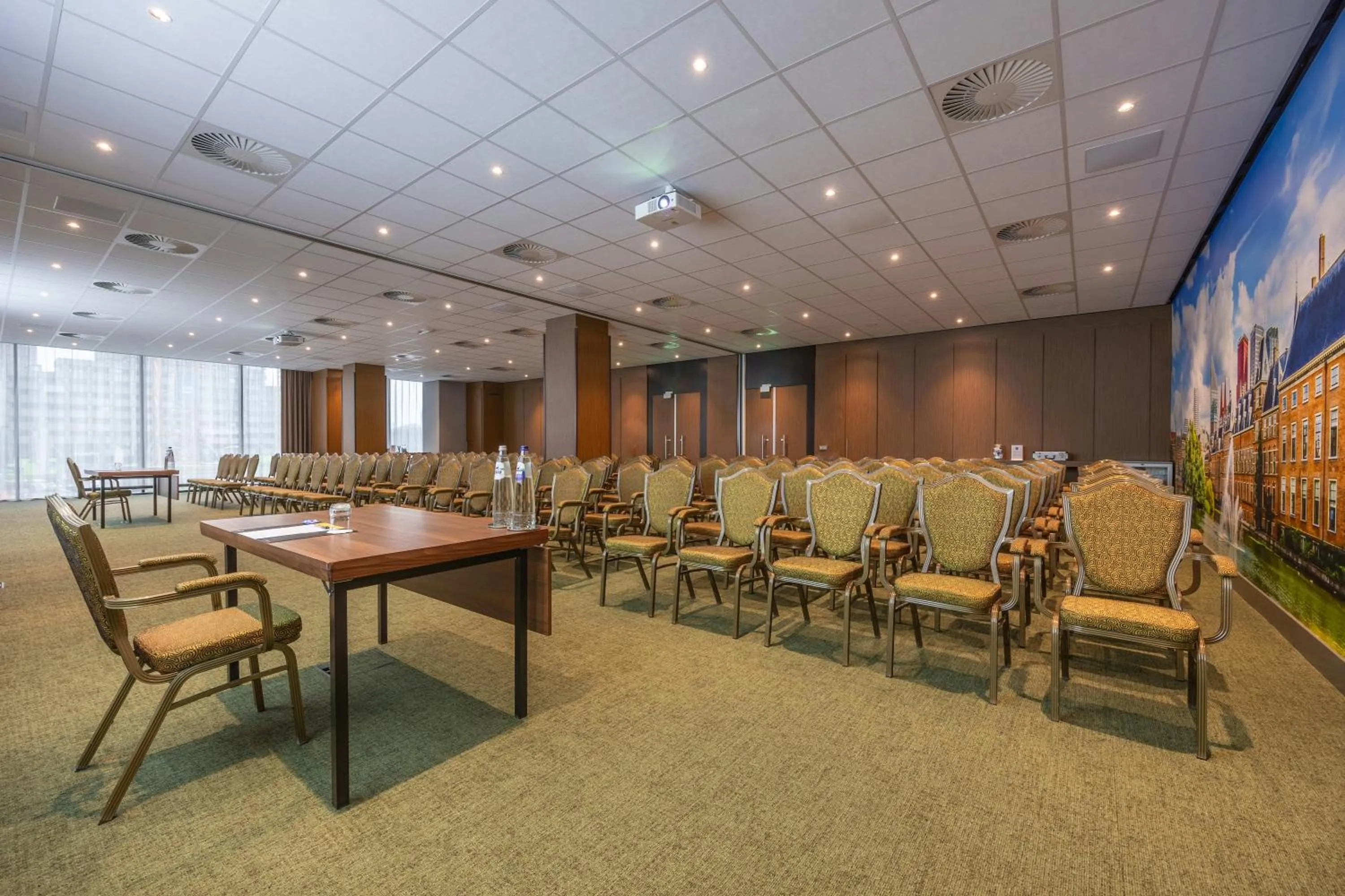 Meeting/conference room in Leonardo Hotel Den Haag Babylon